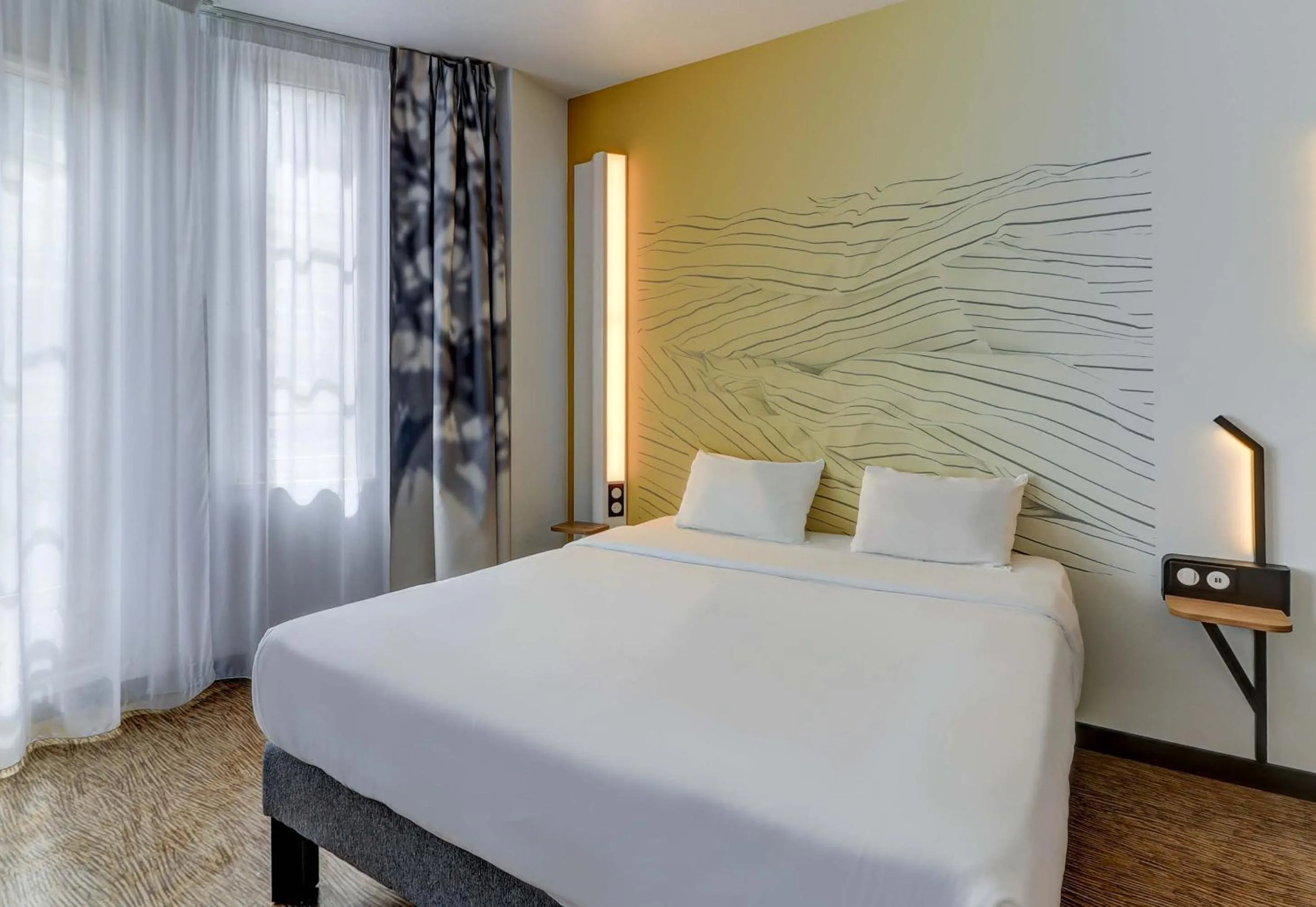 Bedroom, Bed in B&B HOTEL Dijon Centre