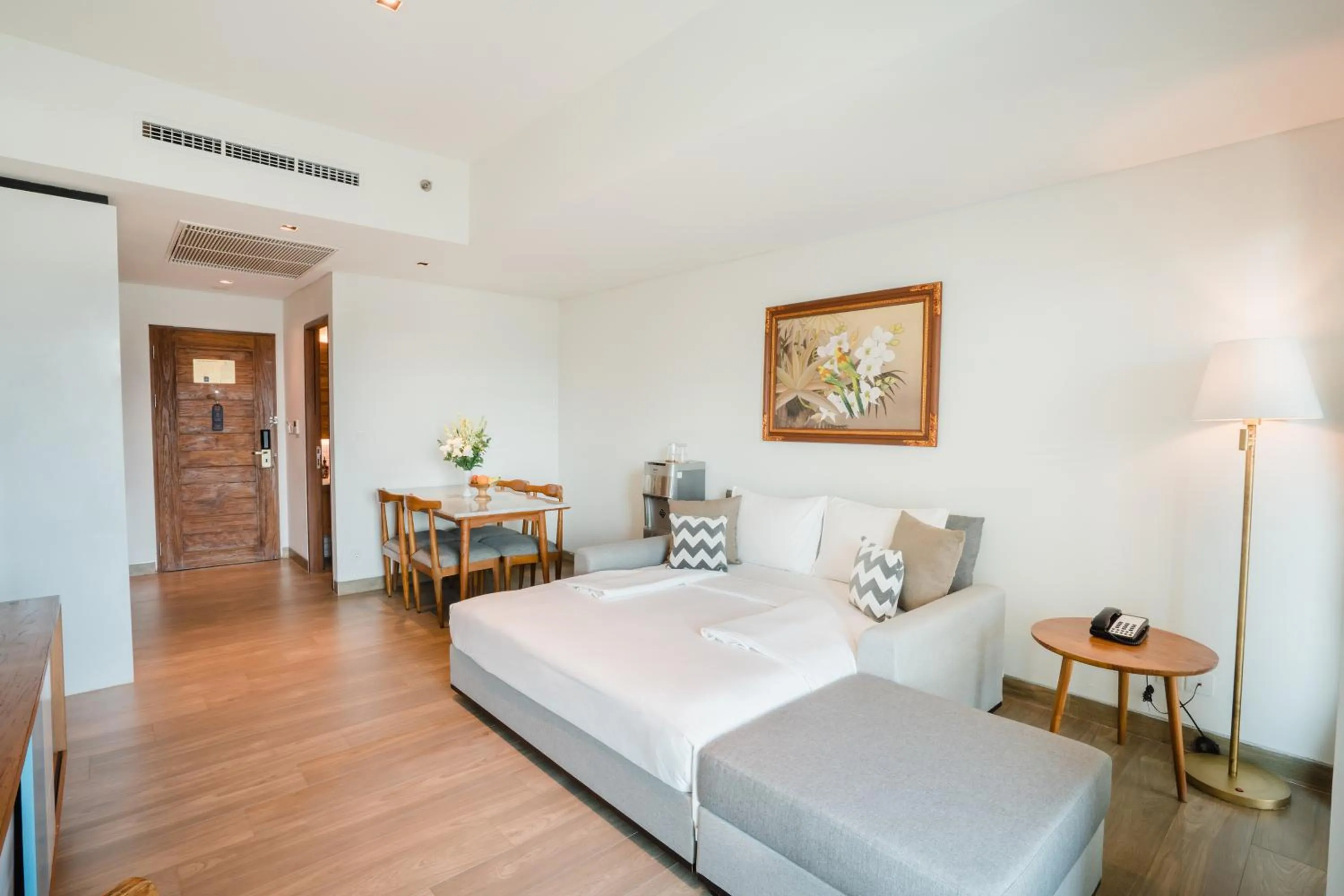 Living room, Bed in Rama Residence Padma