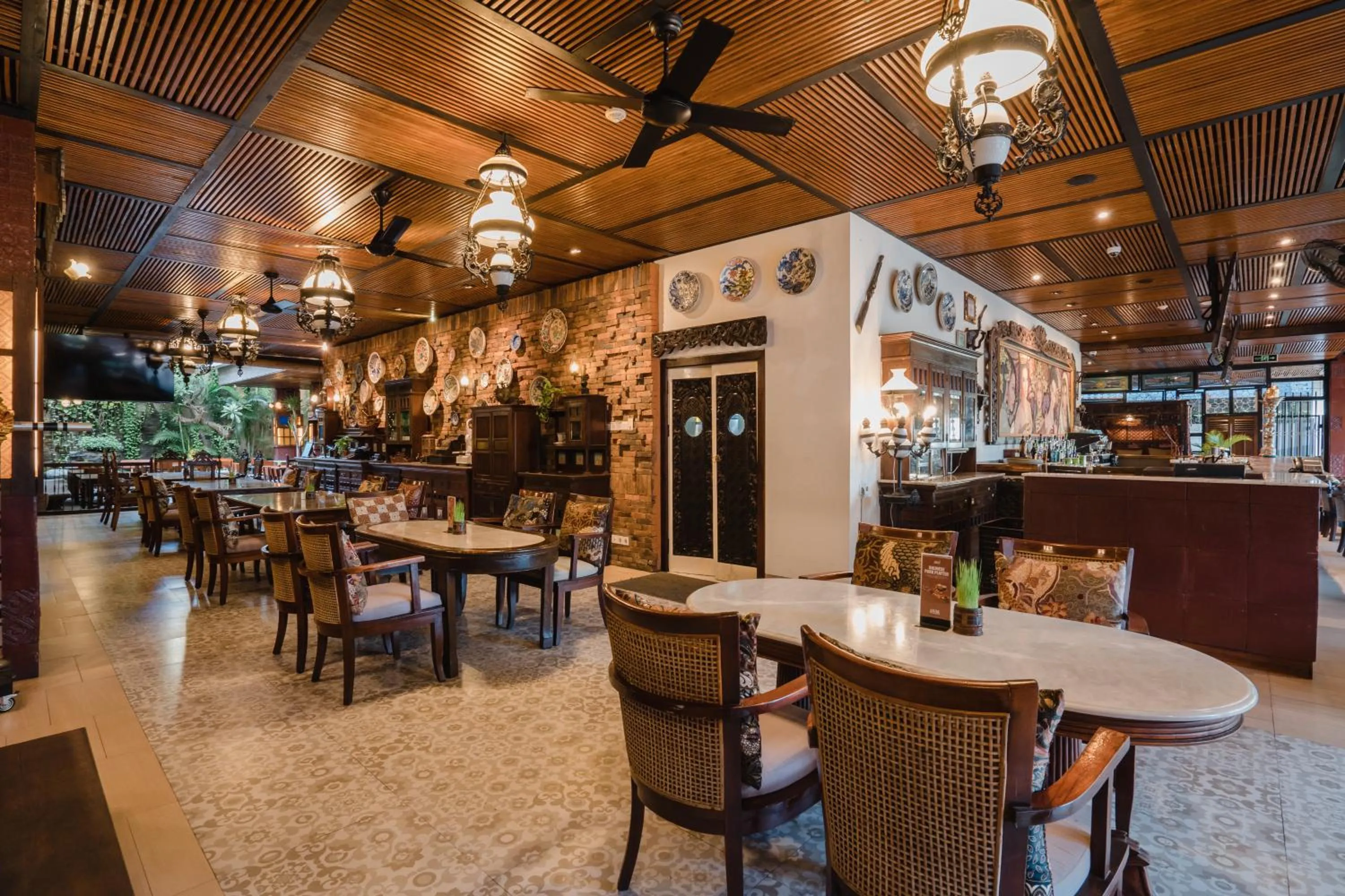 Restaurant/places to eat in Rama Residence Padma