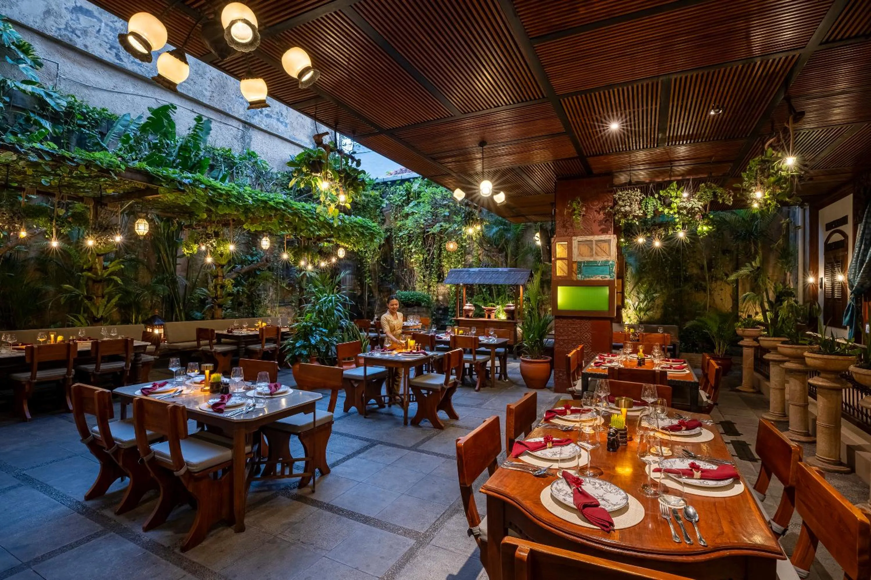 Restaurant/places to eat in Rama Residence Padma