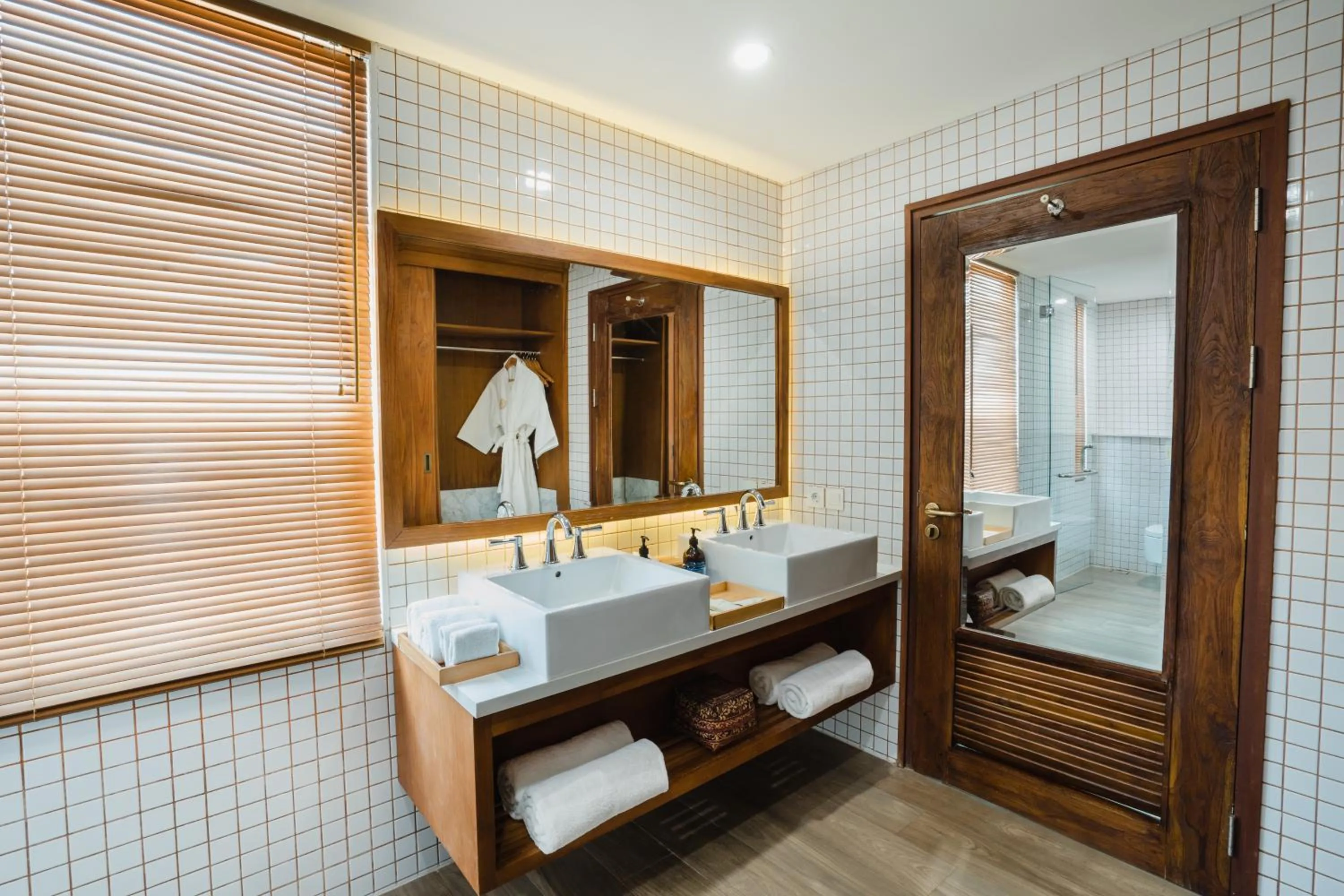 Bathroom, Bed in Rama Residence Padma