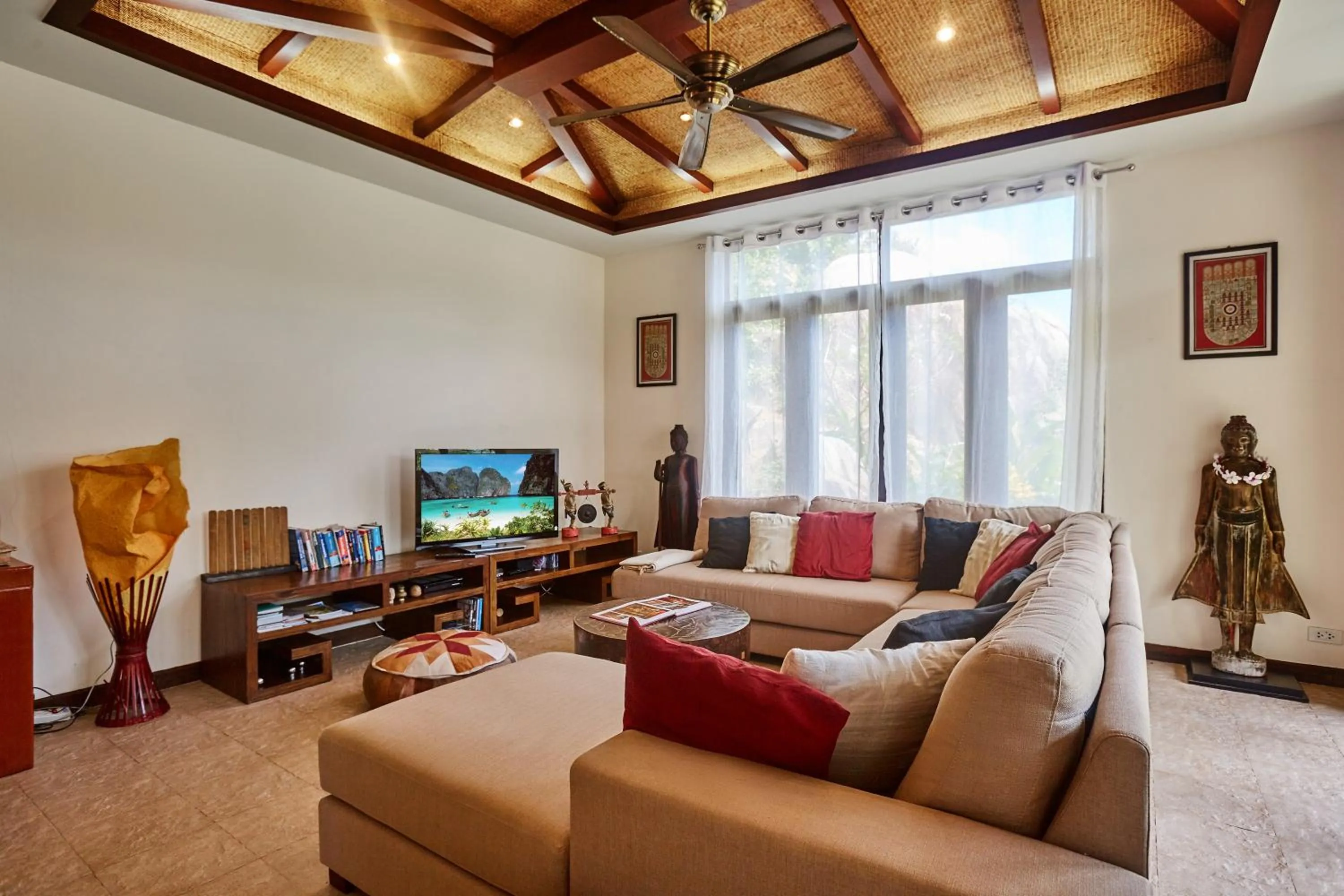 TV and multimedia in NB Villa Lilawadee