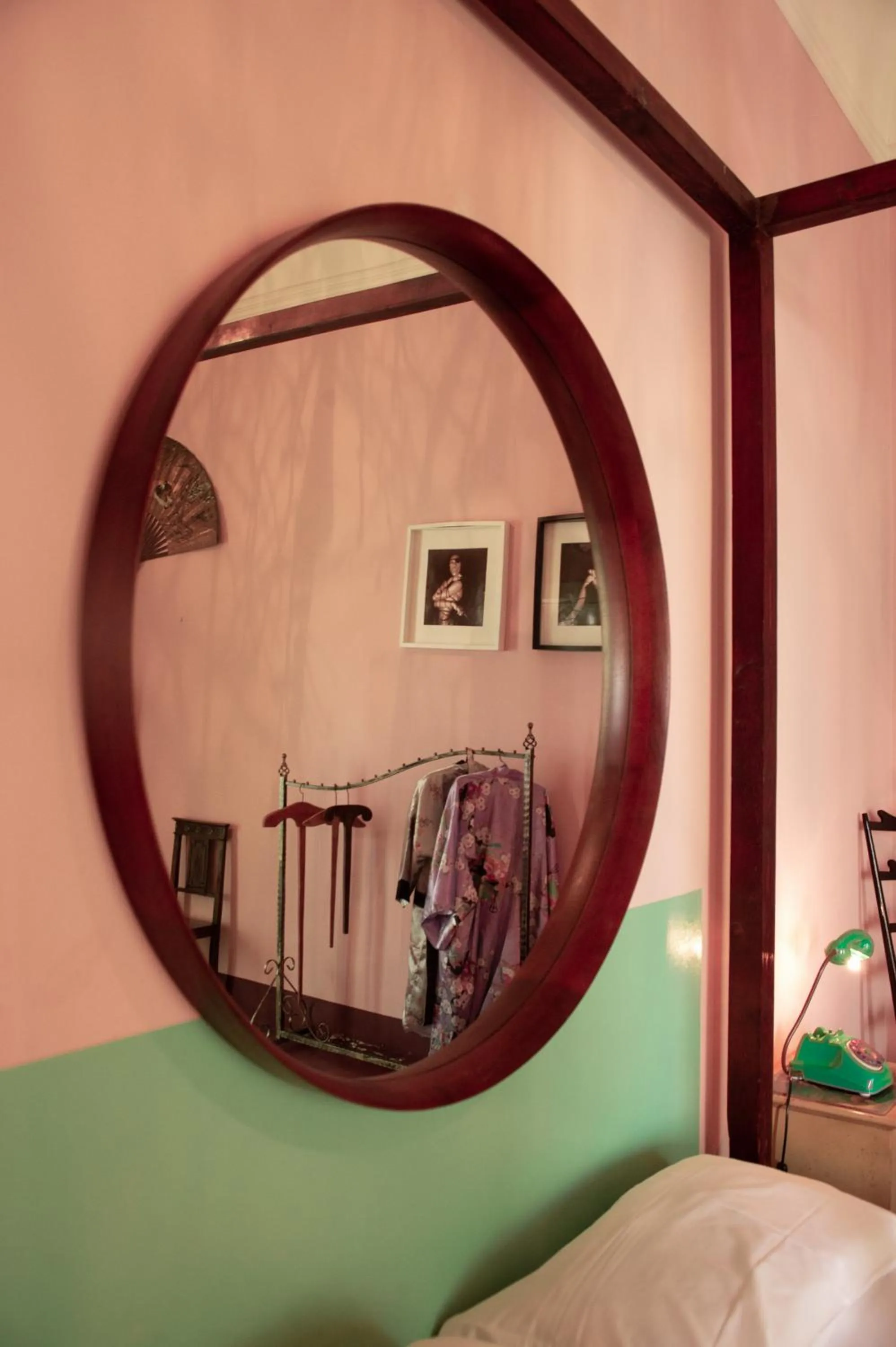 Photo of the whole room, Bed in La Cot B&B