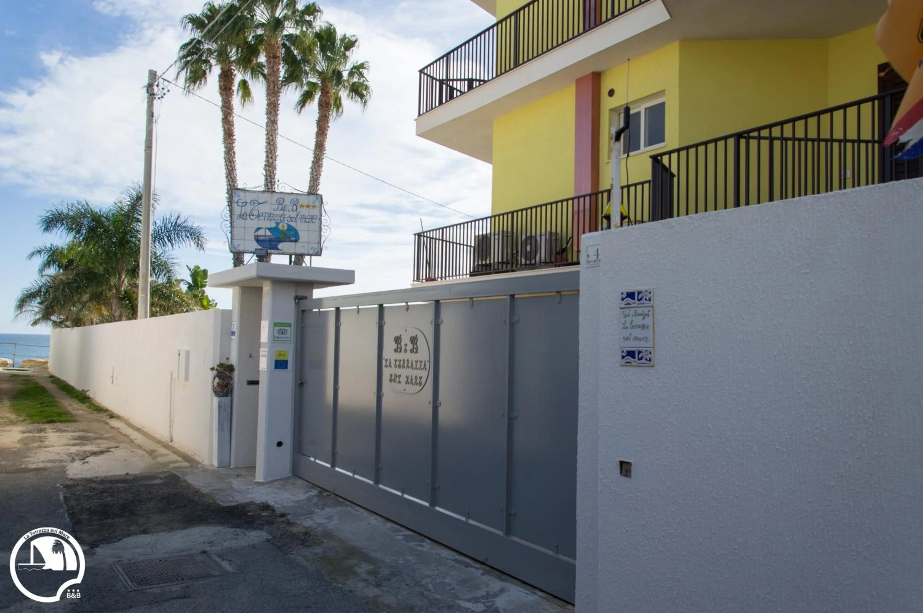 Property building in B&B La terrazza sul mare