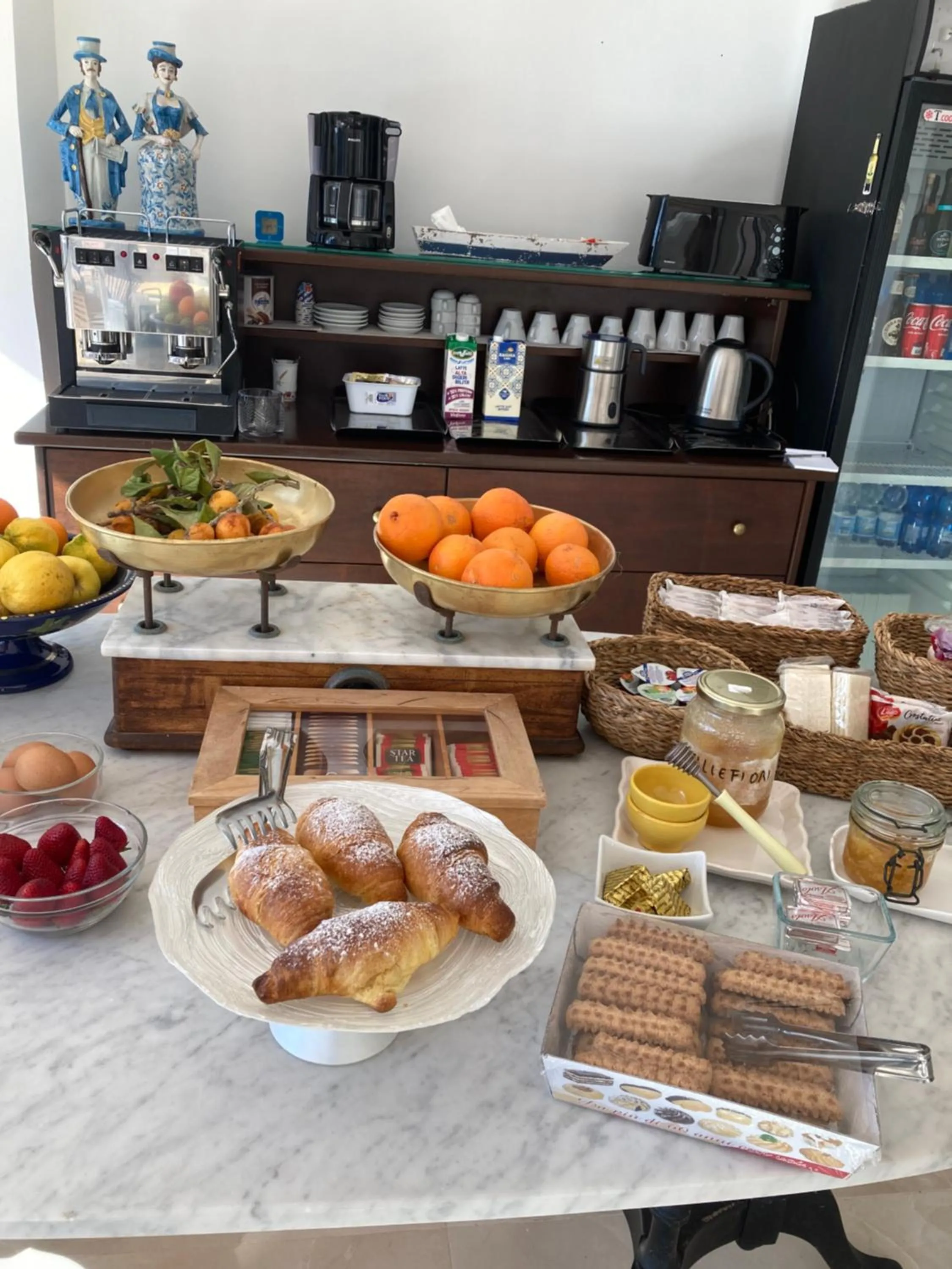 Buffet breakfast in B&B La terrazza sul mare