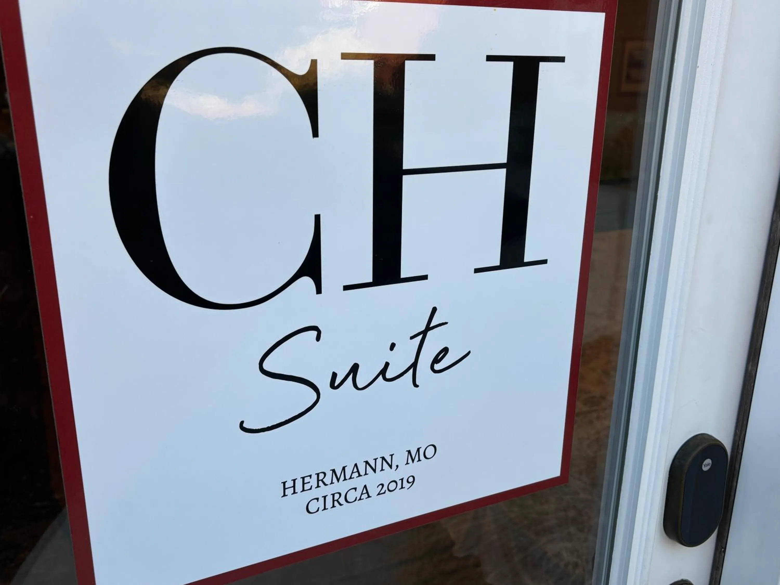Hermann Crown Suites