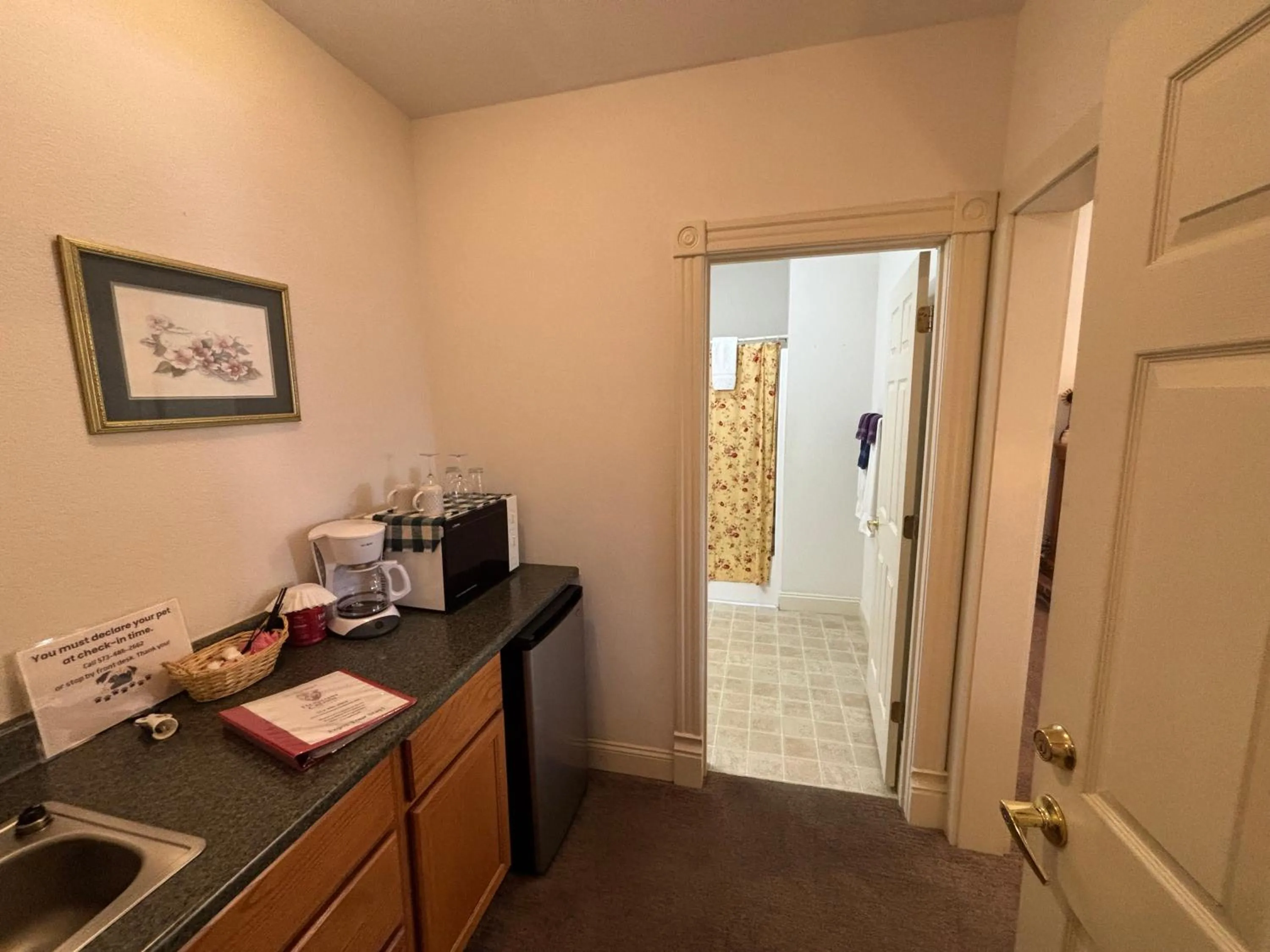 Bathroom in Hermann Crown Suites