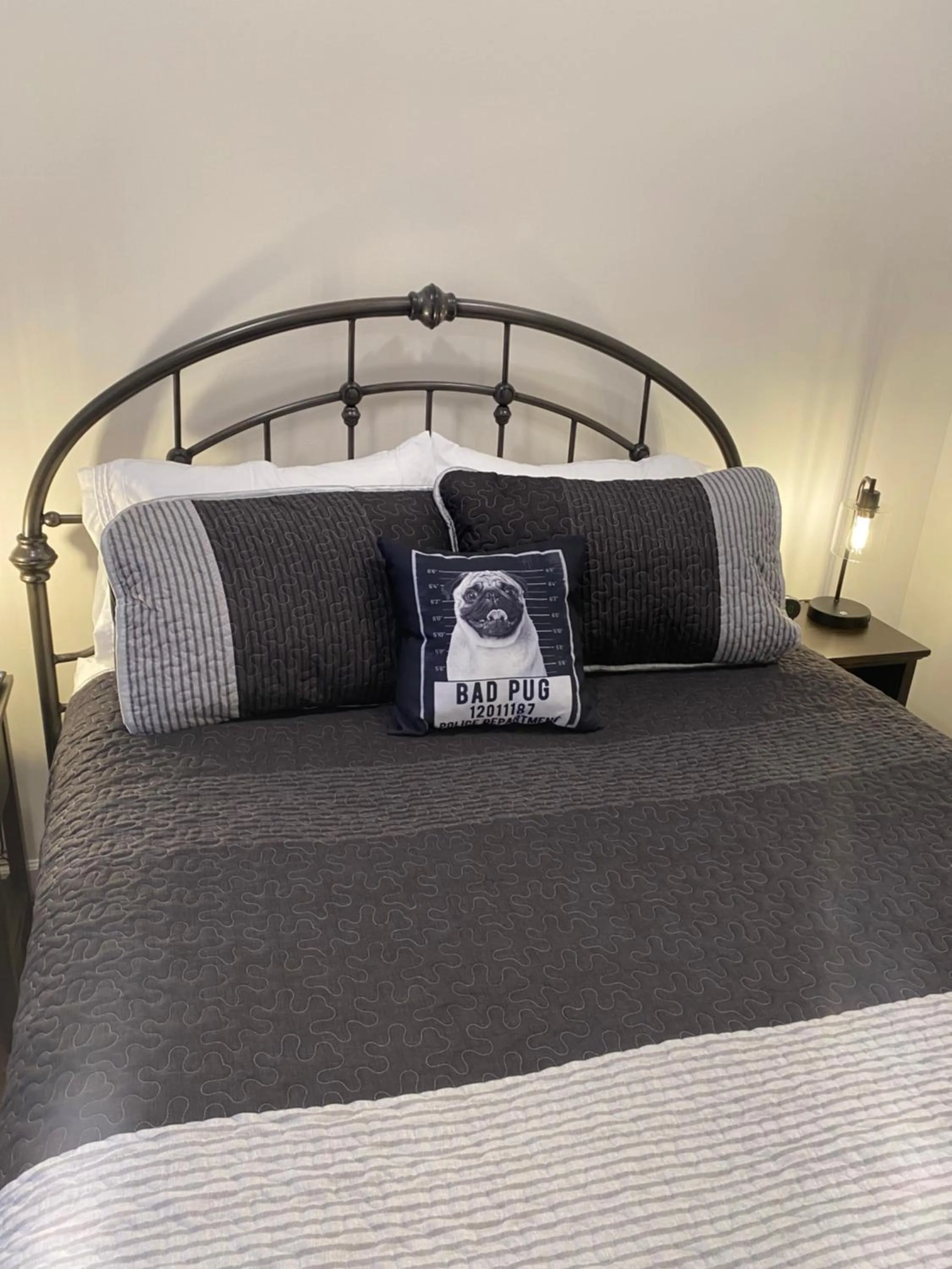 Bed in Hermann Crown Suites