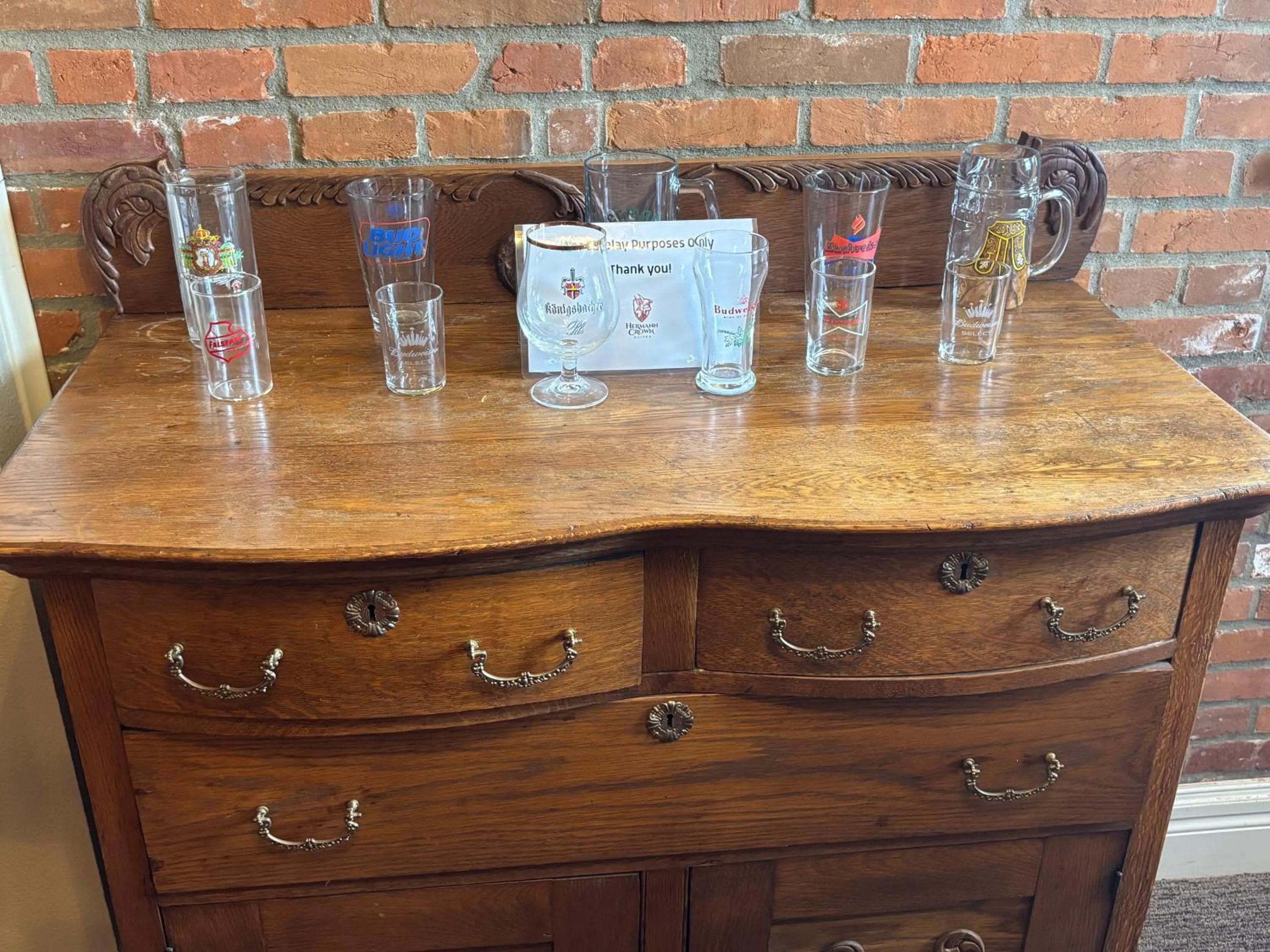 furniture in Hermann Crown Suites