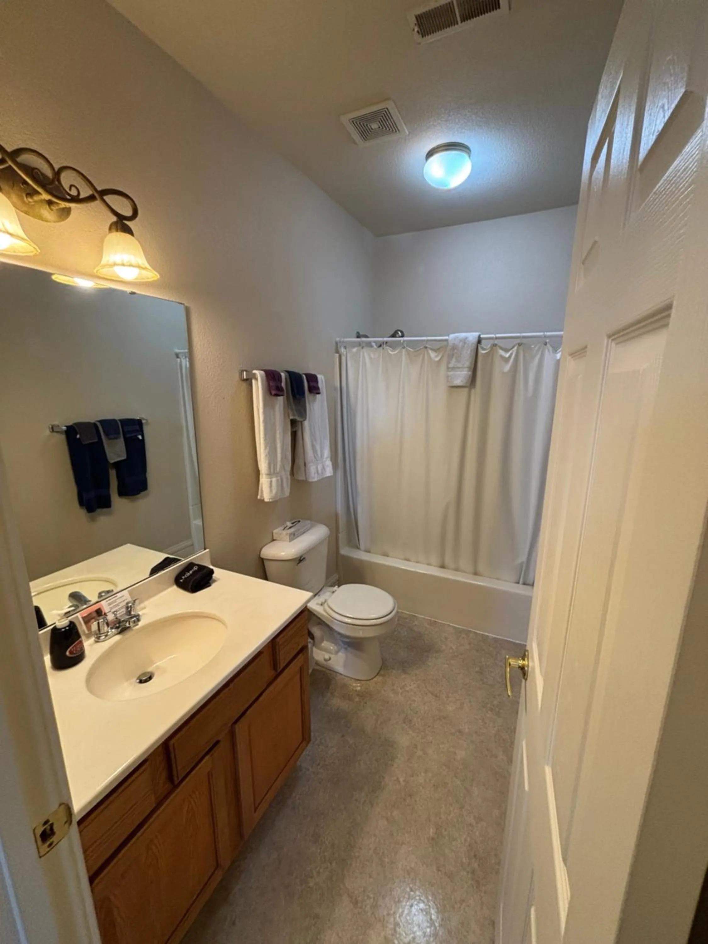 Shower in Hermann Crown Suites