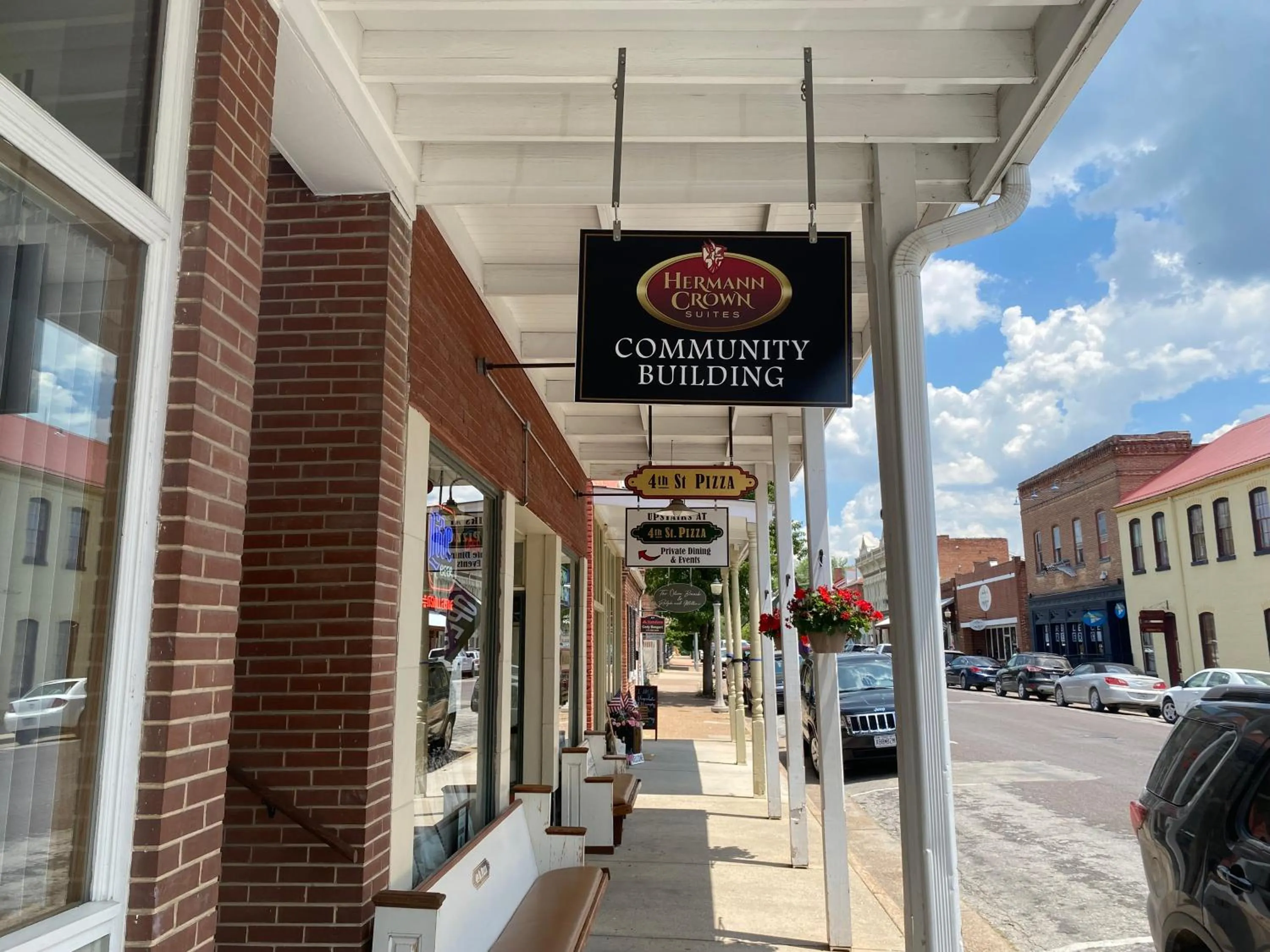 Hermann Crown Suites