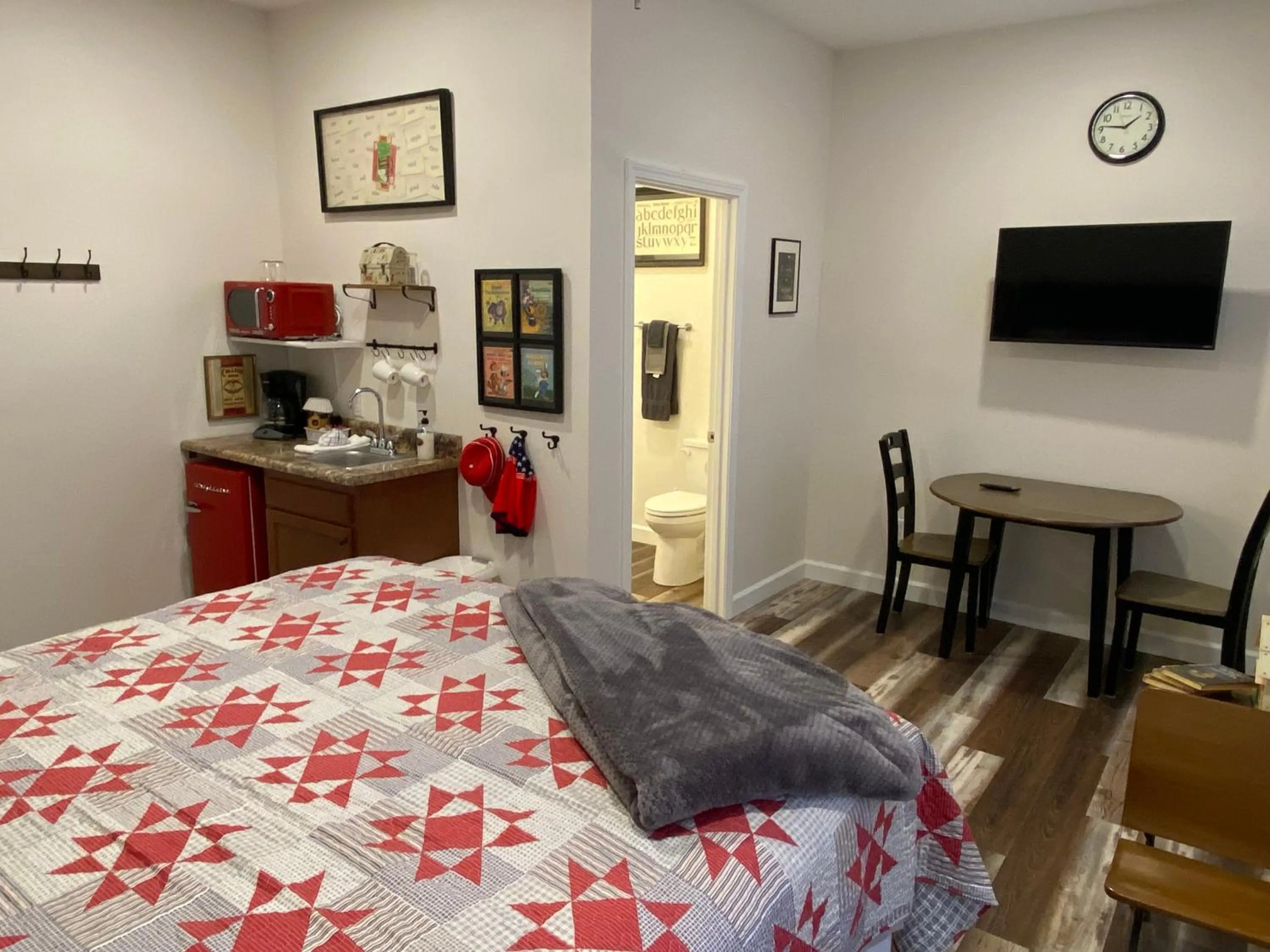 Bed in Hermann Crown Suites