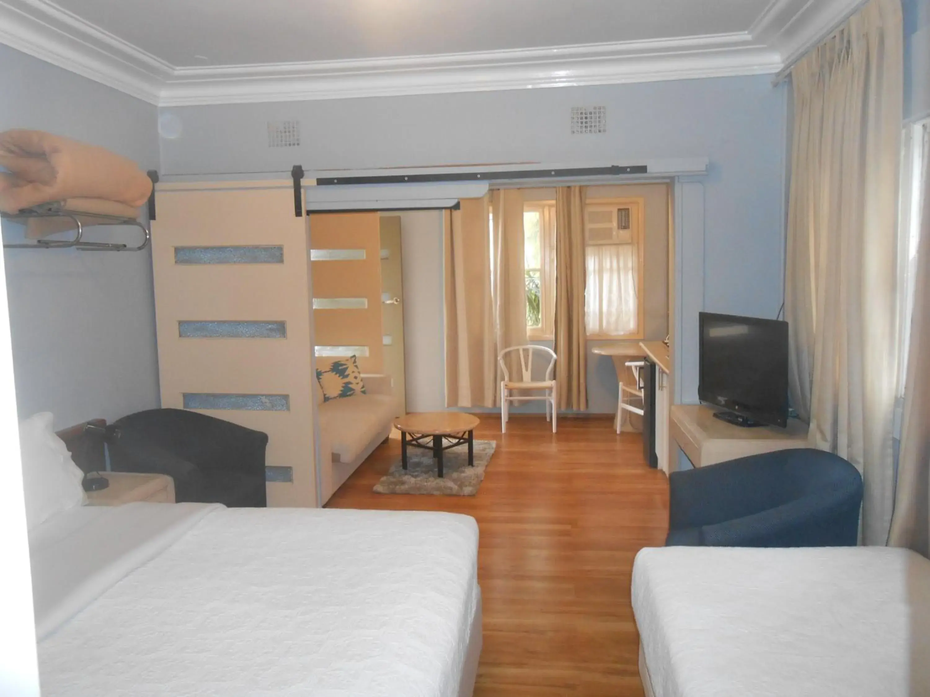 Deluxe Triple Room in Mount View Motel Deluxe Triple Room in Mount View Motel