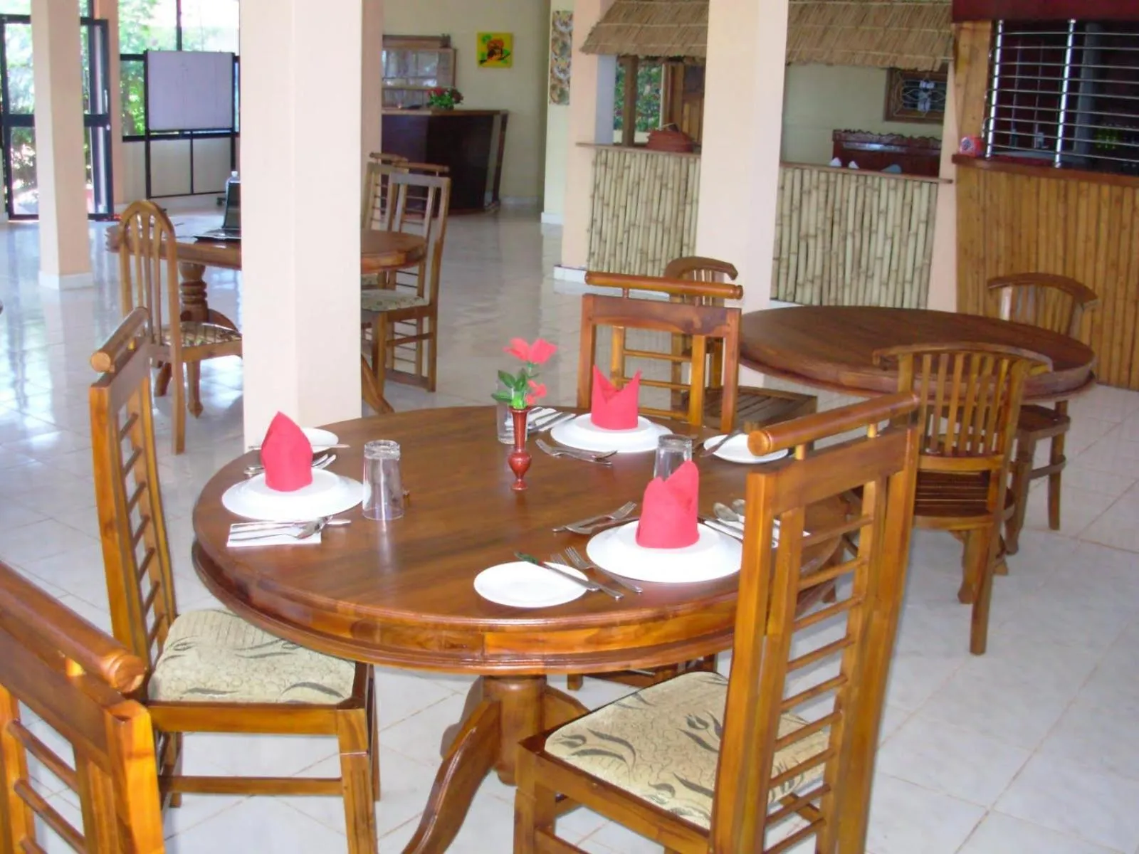 Restaurant/places to eat in Sea View Beach Hotel