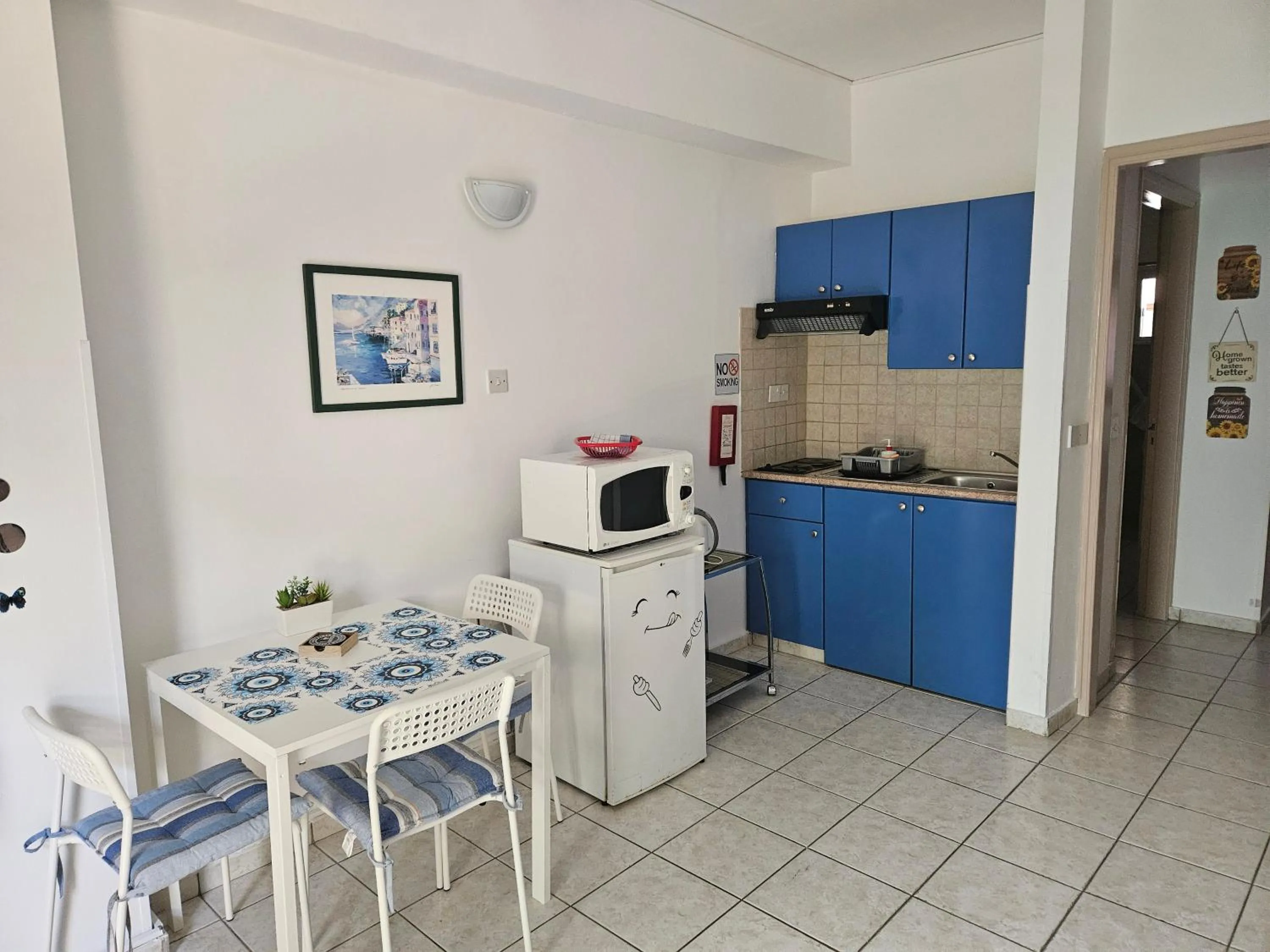 Kitchen or kitchenette in C & A Hotel Apartments