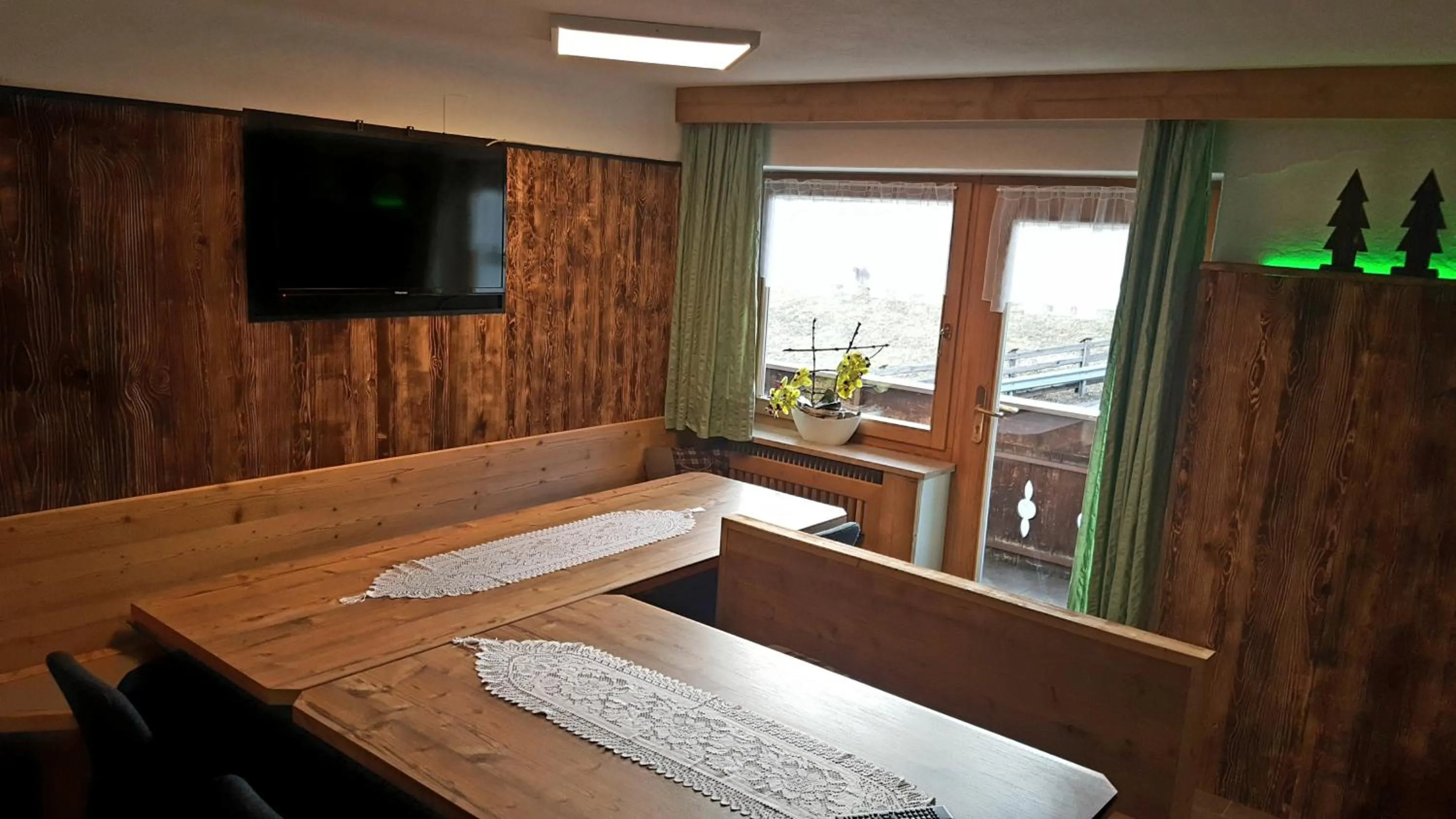 Decorative detail, Bed in XL Appartements Steinhaus