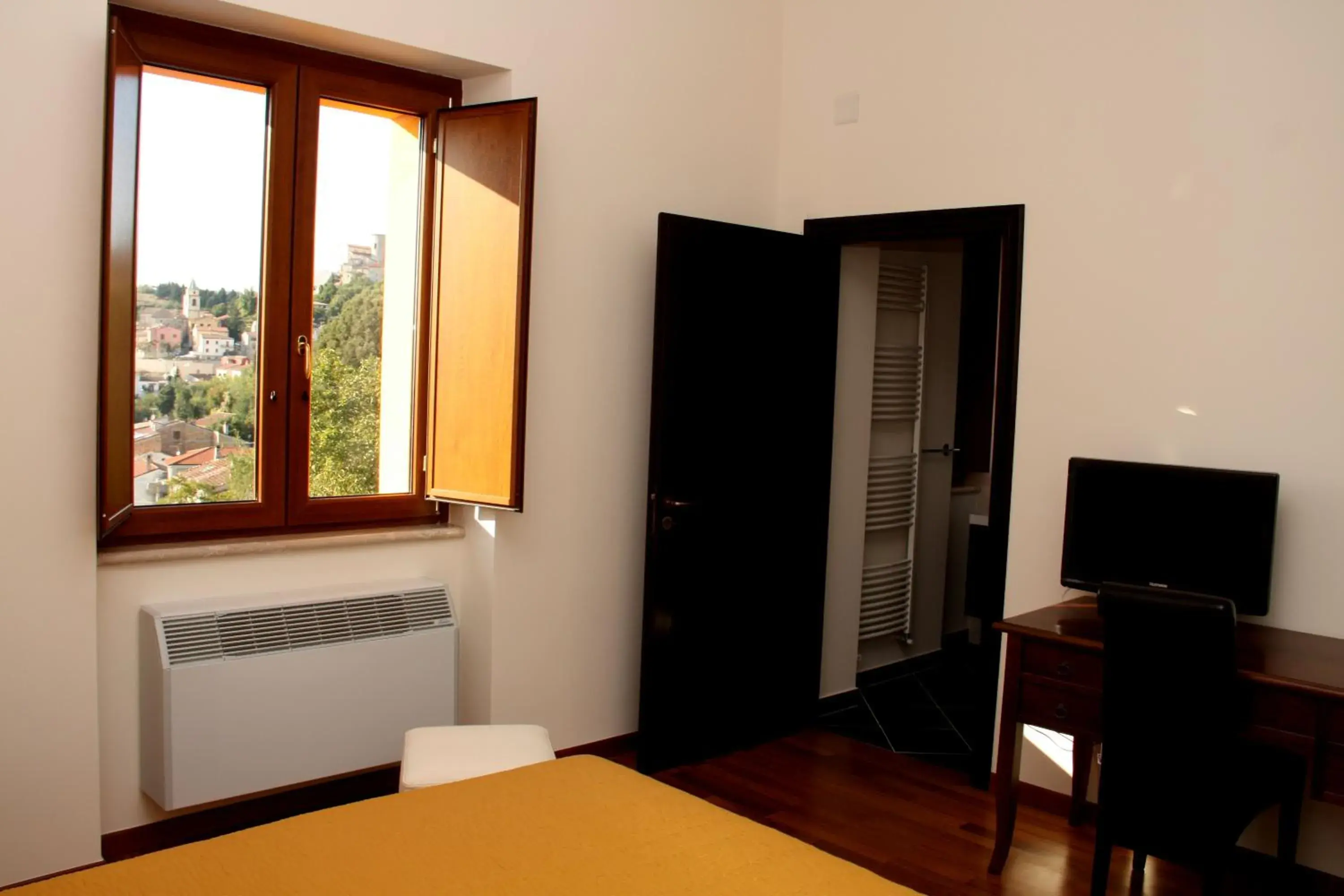 Double Room with Pool View - single occupancy in Affittacamere Bellavista Double Room with Pool View - single occupancy in Affittacamere Bellavista