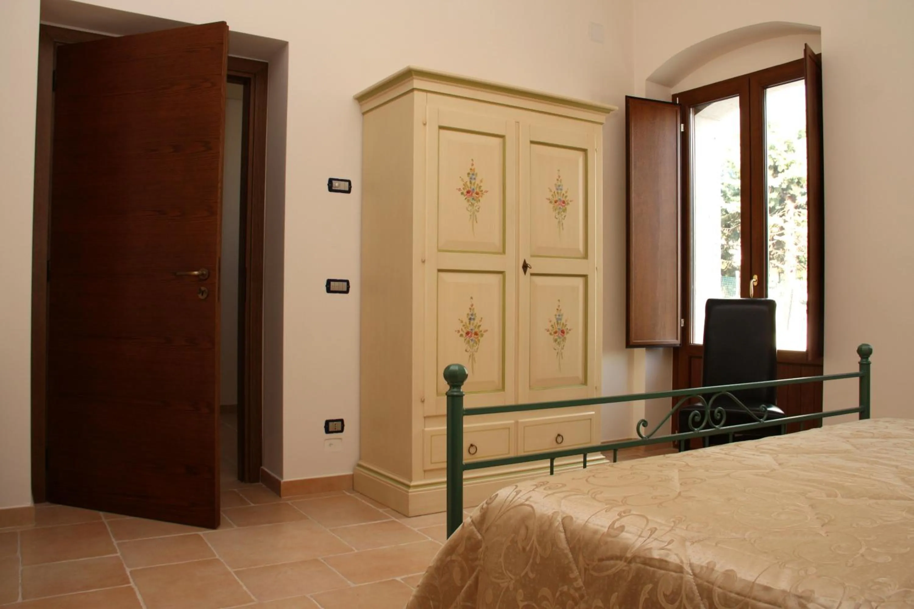 Communal lounge/ TV room, Bed in Affittacamere Bellavista