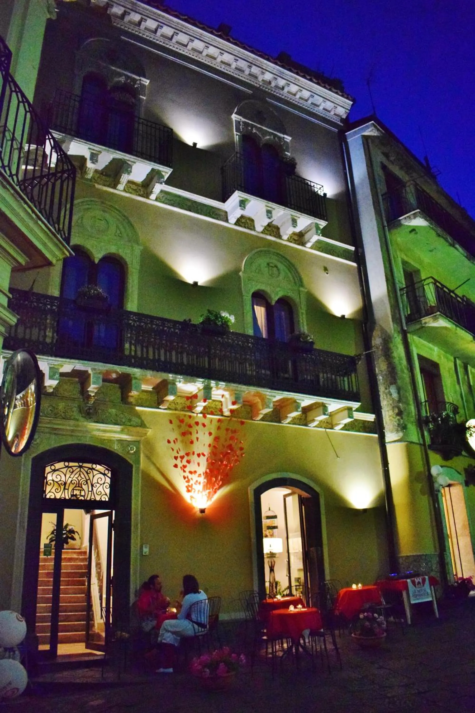 Cento Tari' Guest House