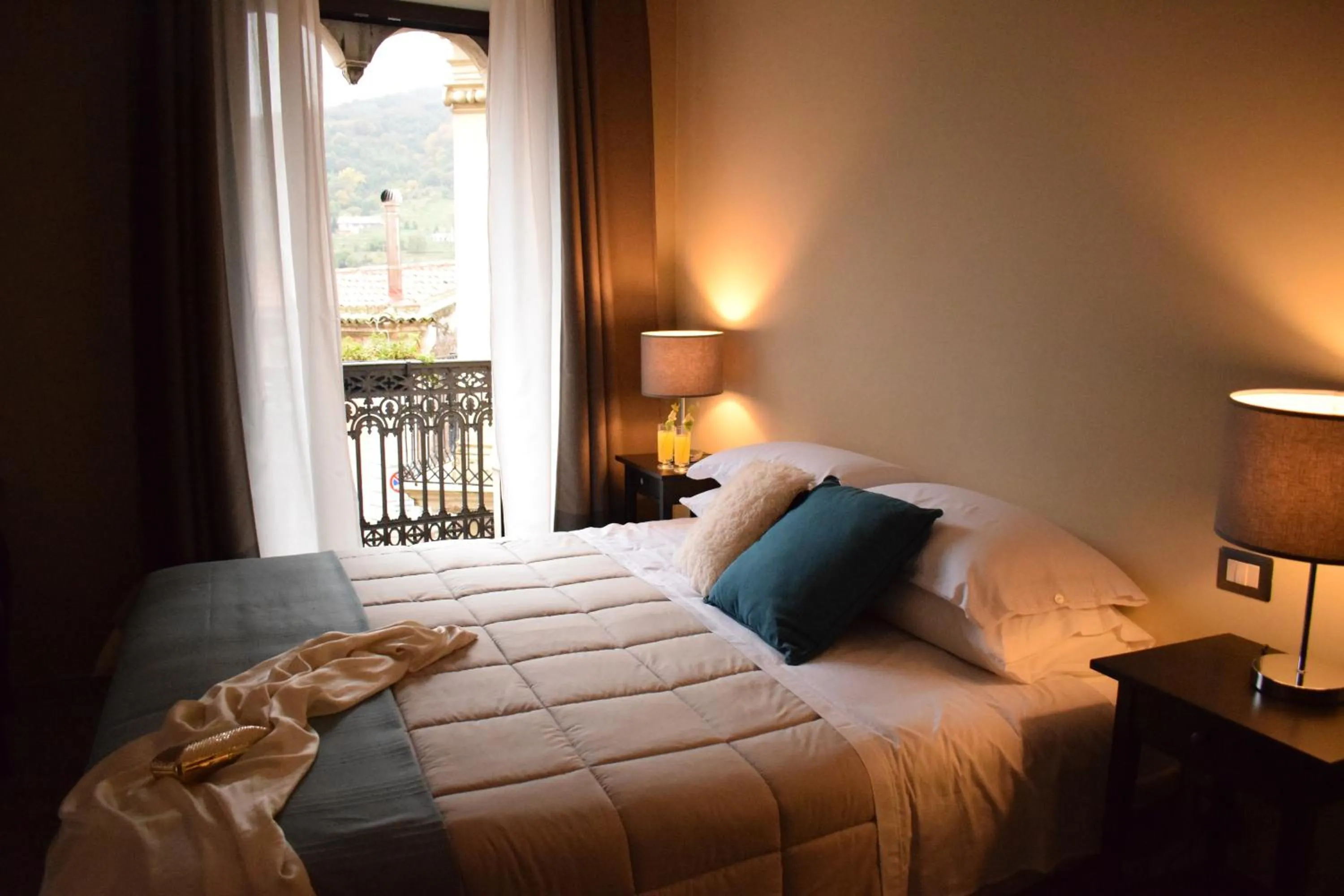 Balcony/Terrace, Bed in Cento Tari' Guest House