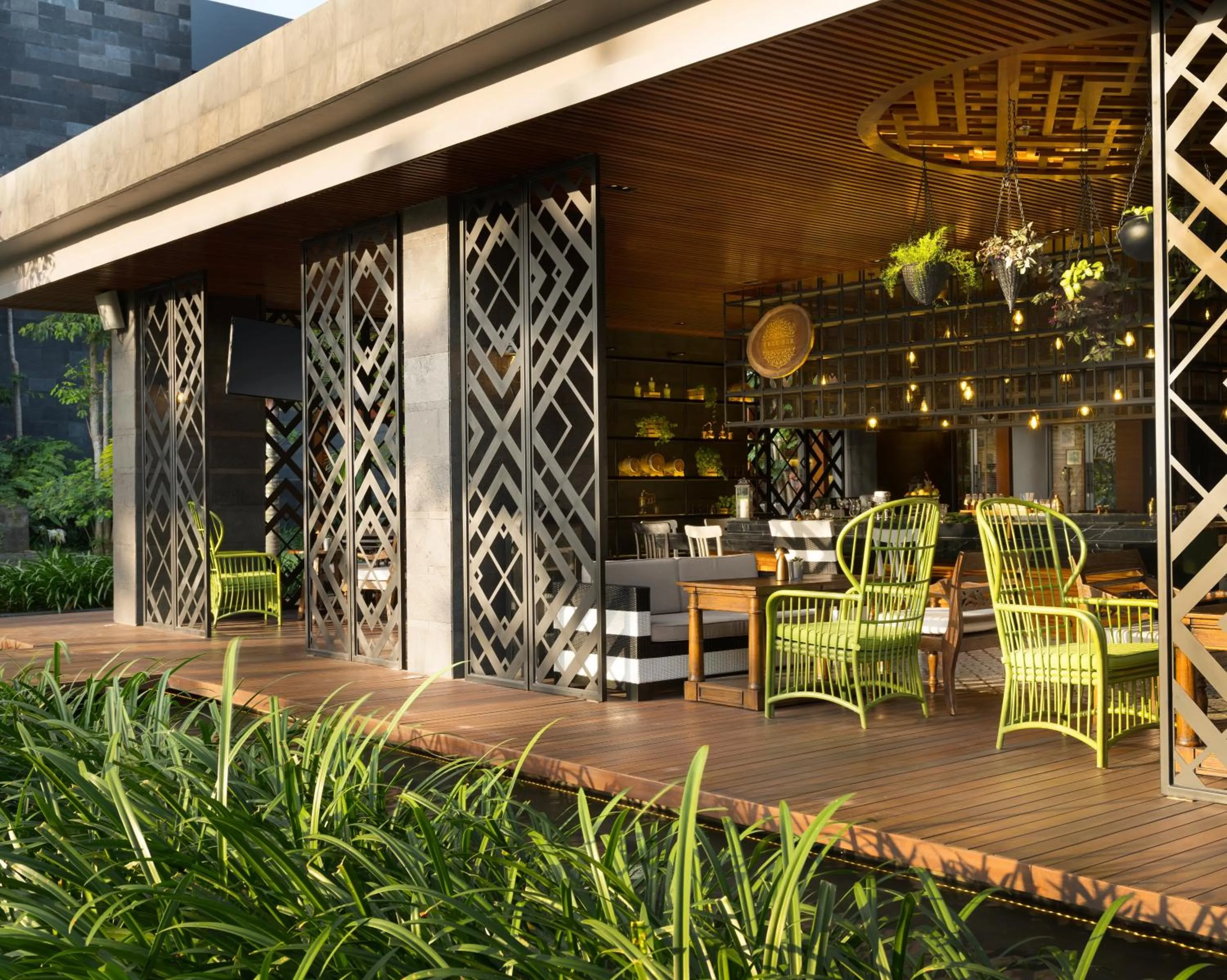 Lounge or bar in Hotel Indigo Bali Seminyak Beach by IHG