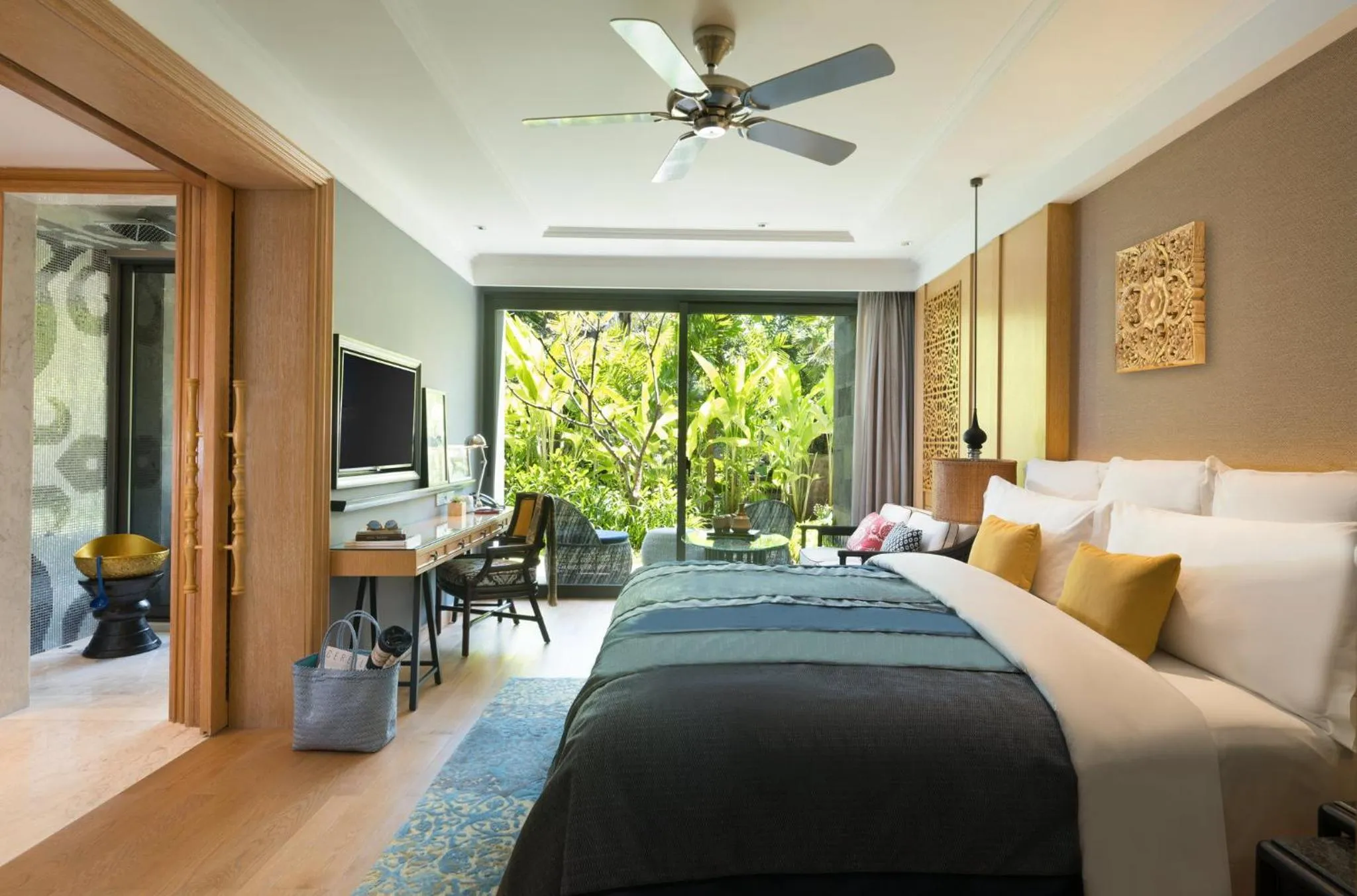 Photo of the whole room, Bed in Hotel Indigo Bali Seminyak Beach by IHG