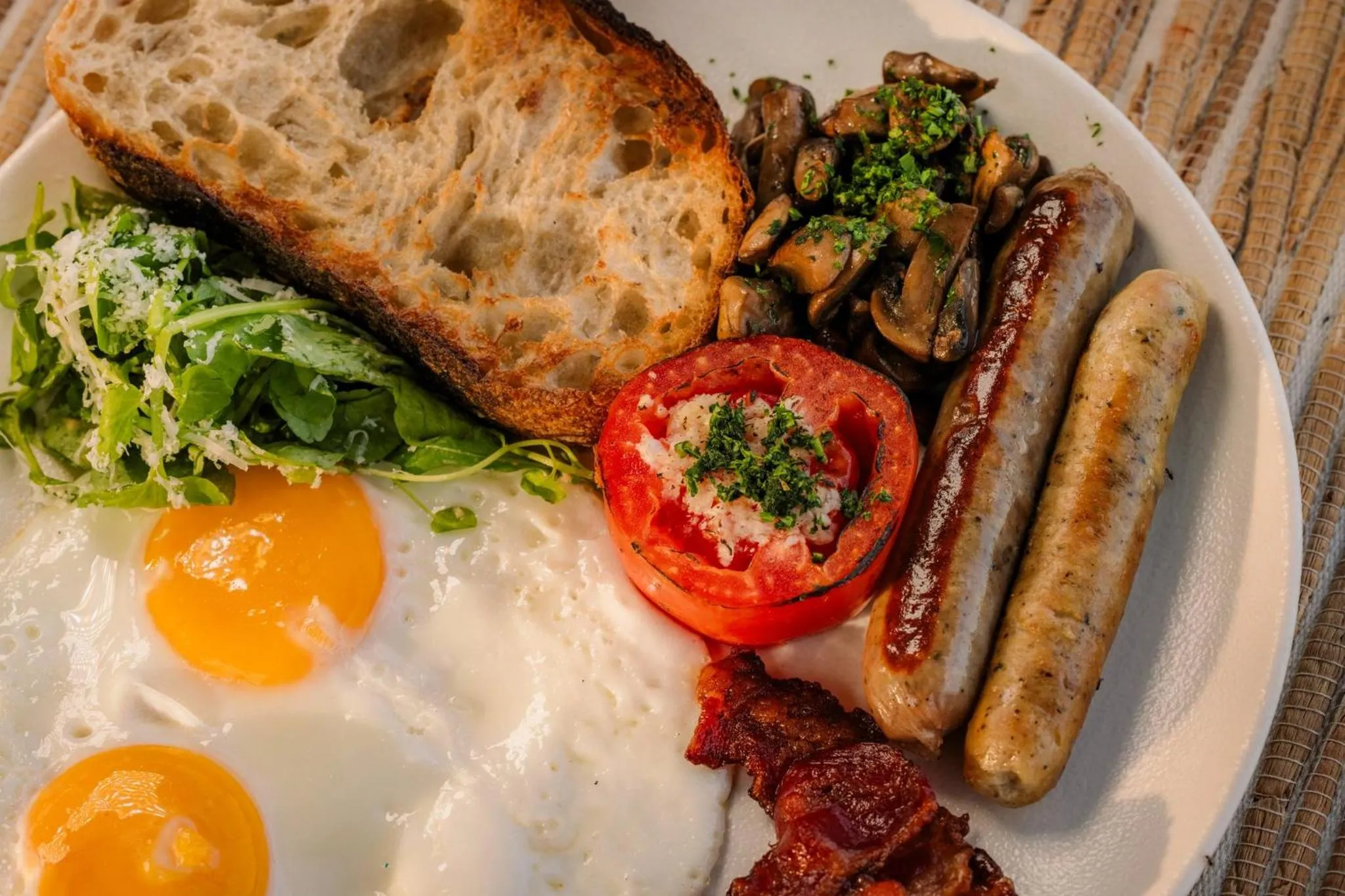 Restaurant/places to eat in Hotel Indigo Bali Seminyak Beach by IHG