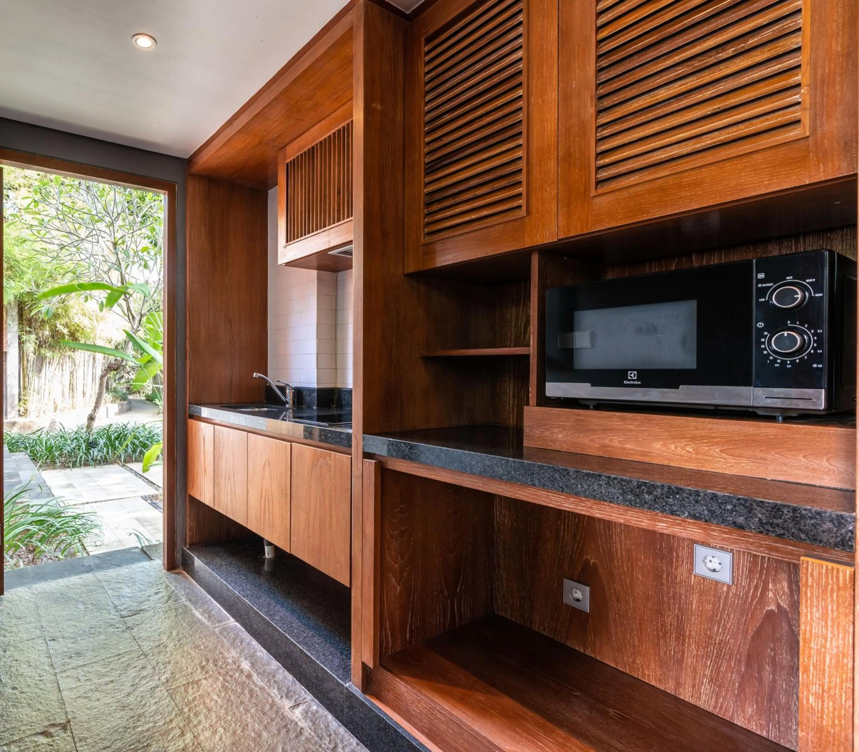 Photo of the whole room in Hotel Indigo Bali Seminyak Beach by IHG