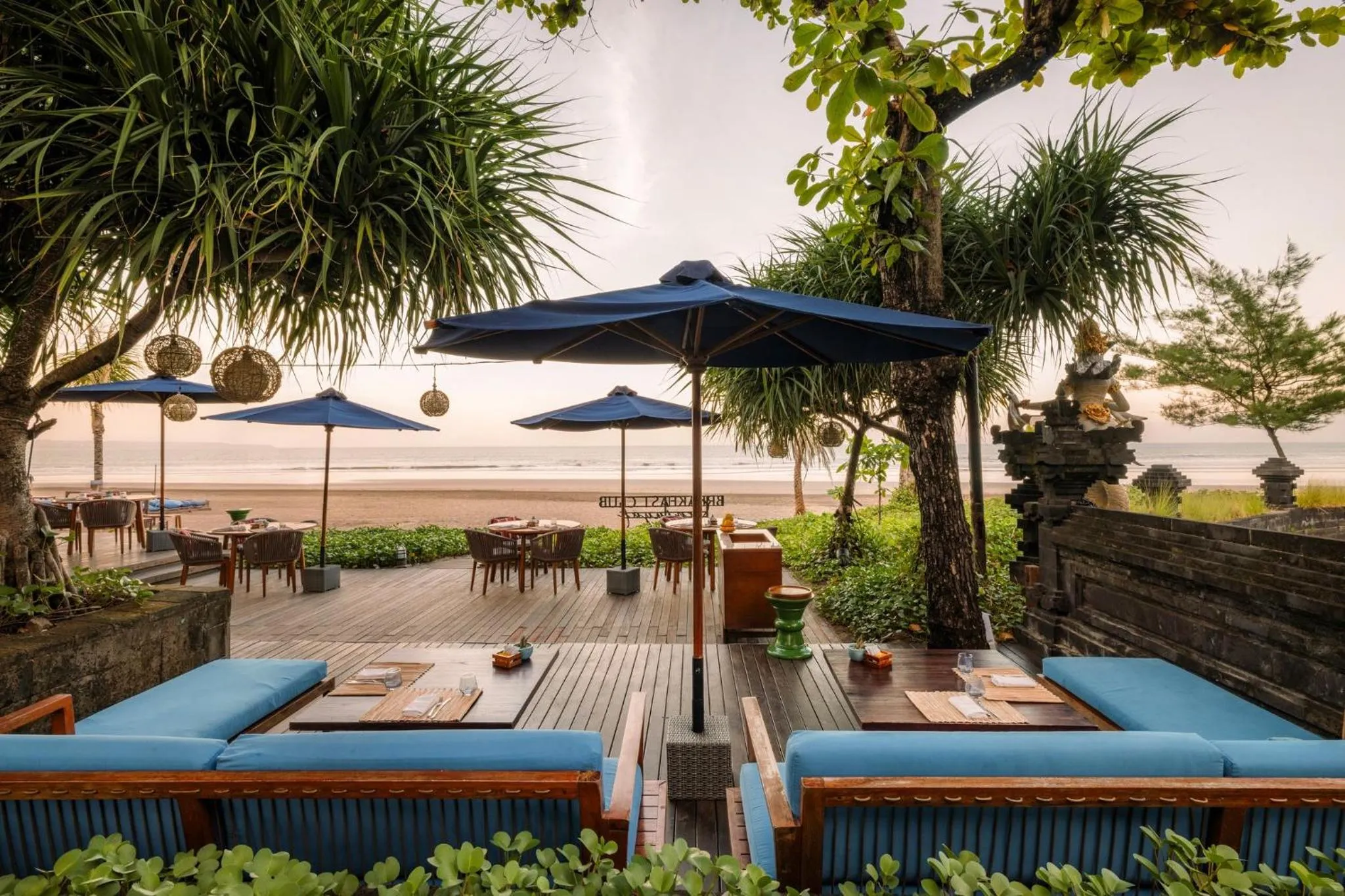 Restaurant/places to eat in Hotel Indigo Bali Seminyak Beach by IHG