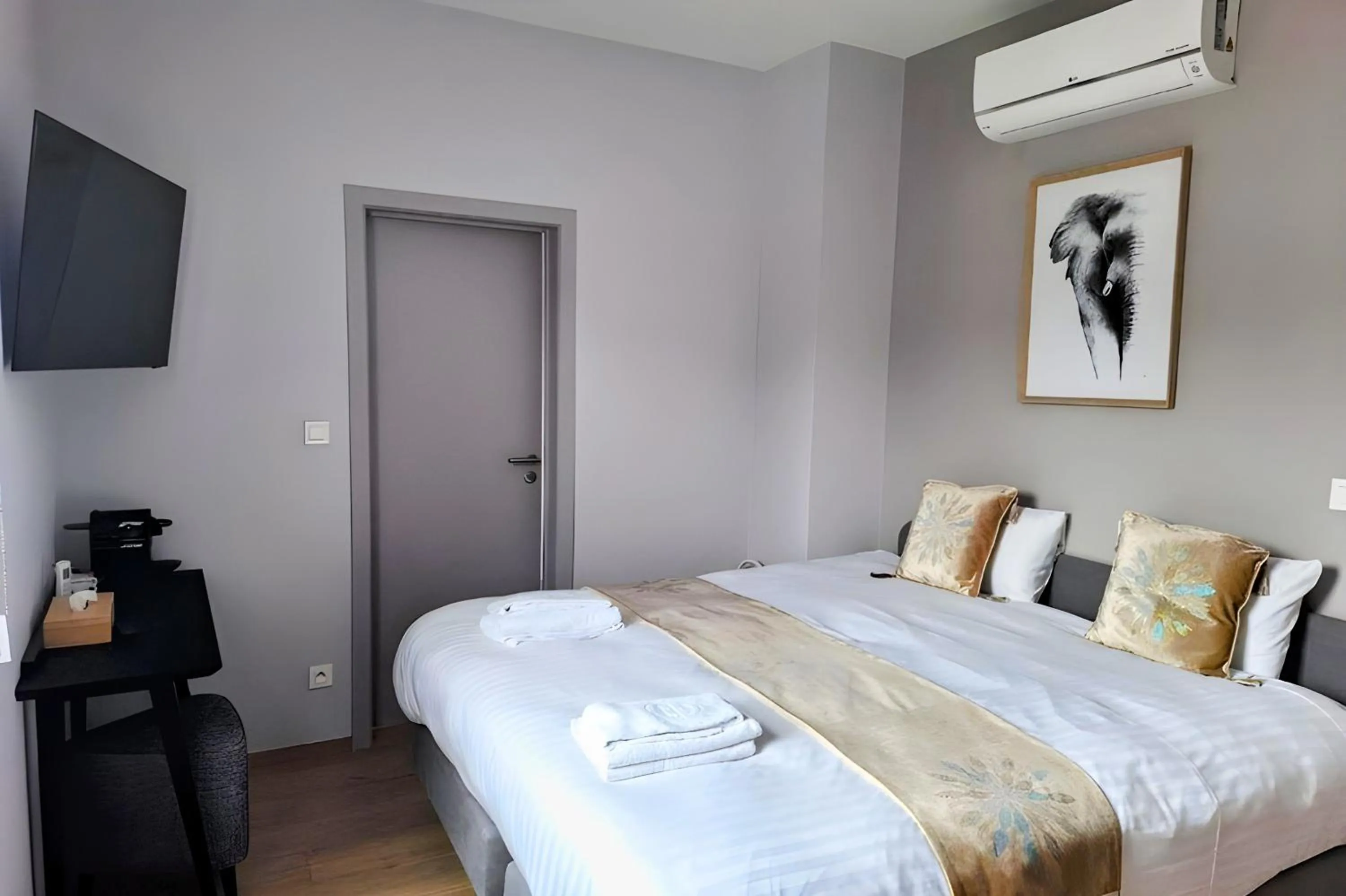 Bed in Hotel-Restaurant Bonhomme