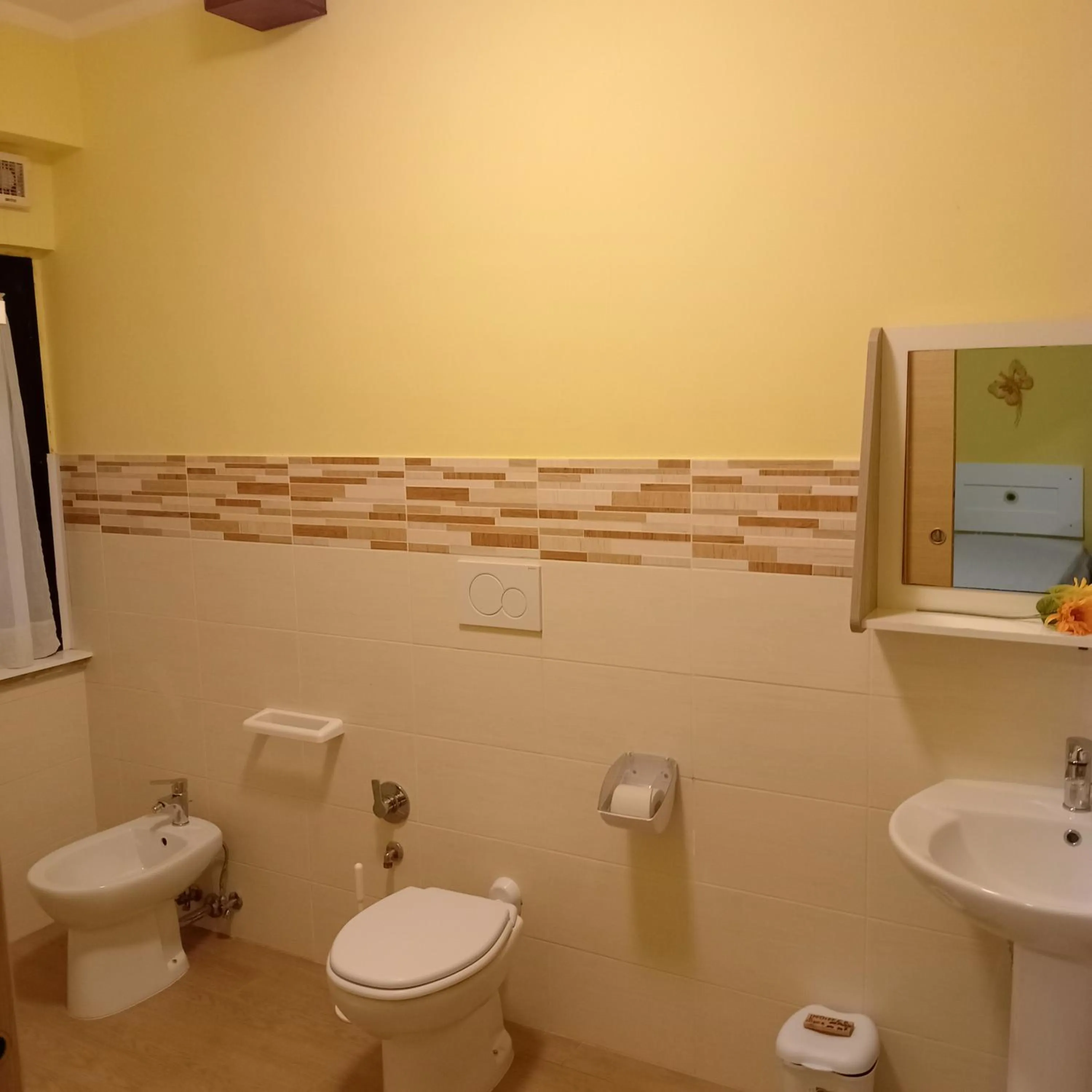 Toilet in A1 Girasole B&B