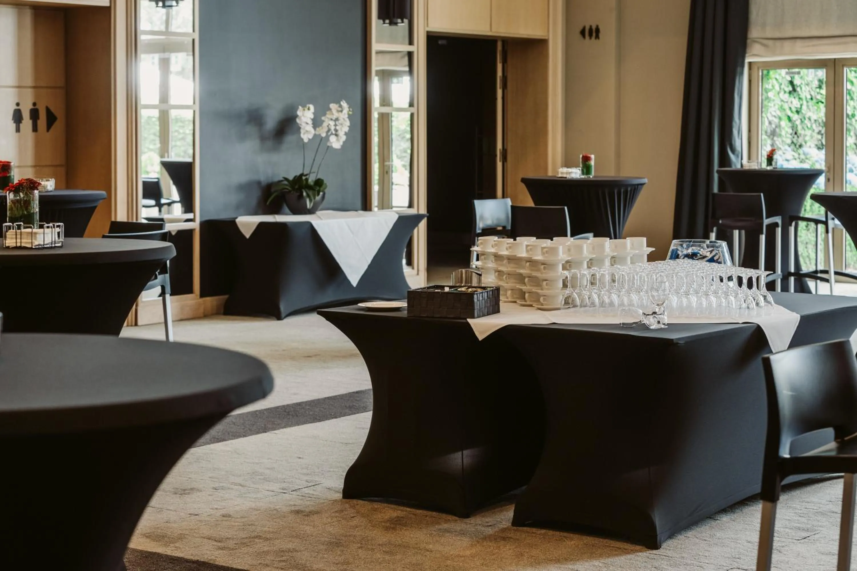 Banquet/Function facilities in Serwir Hotel