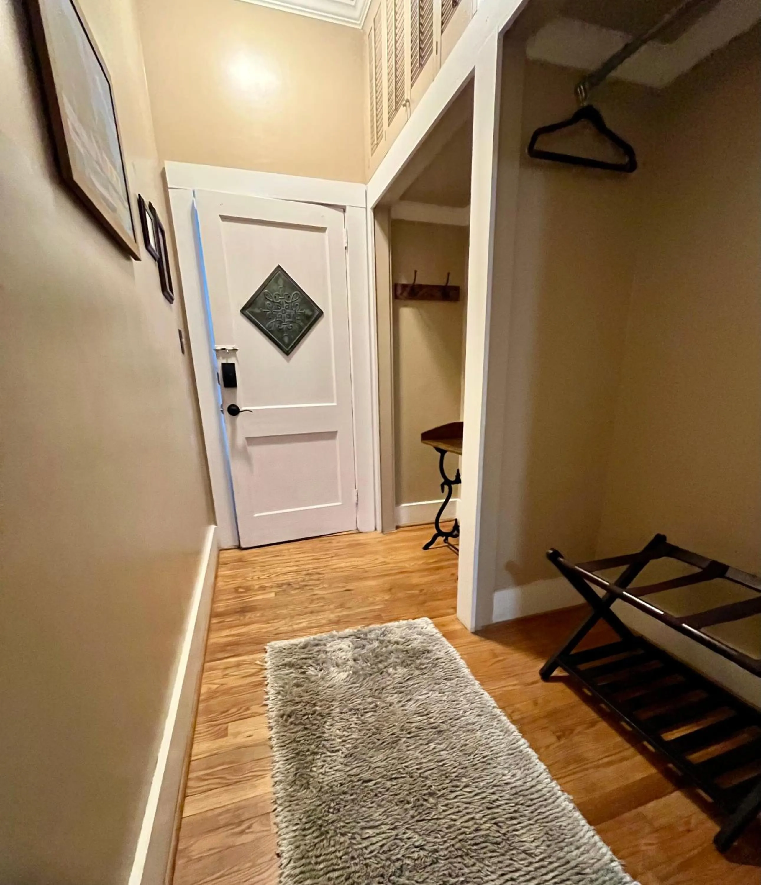 Facade/entrance in Grafton Lodge