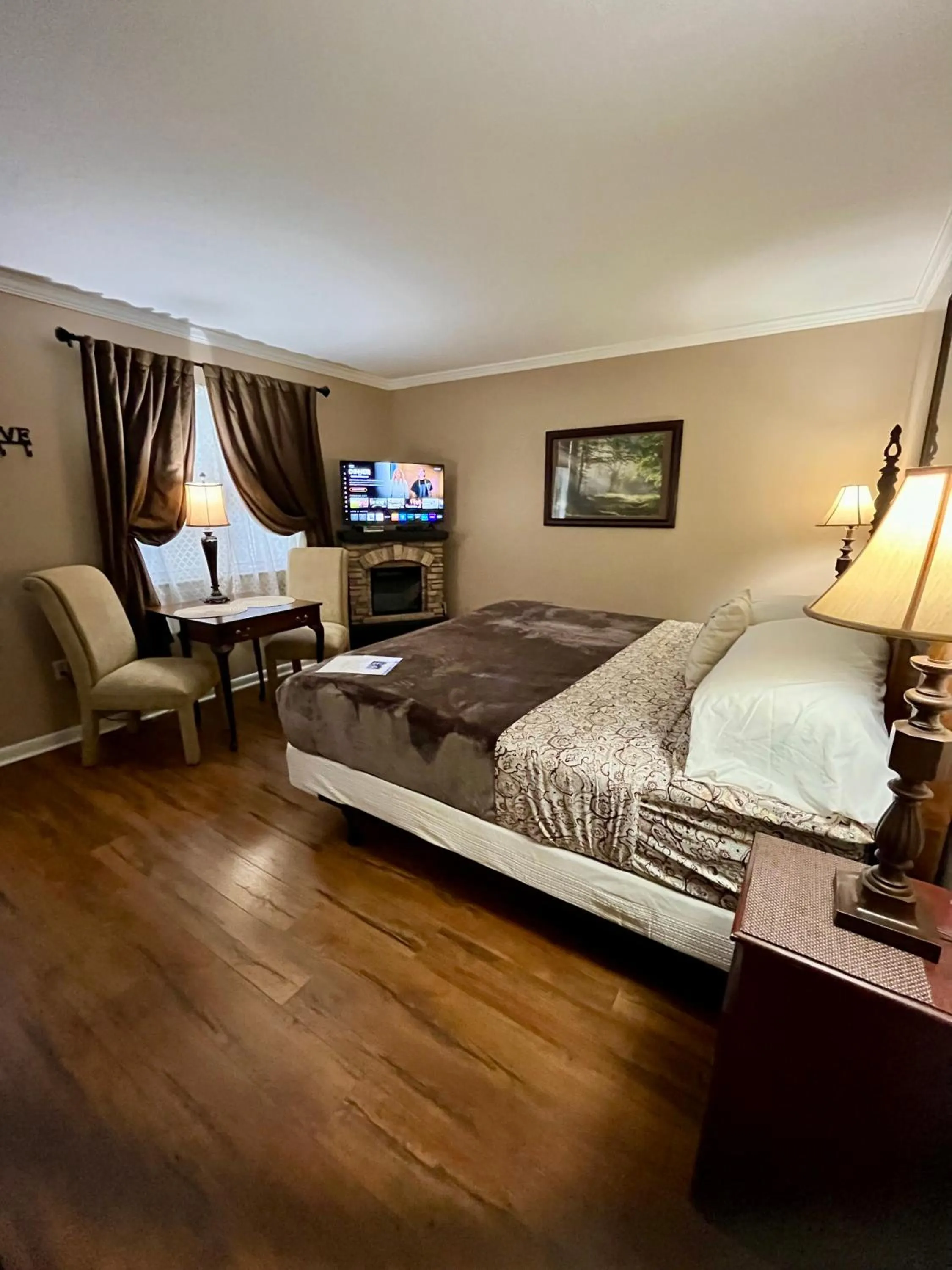 Seating area, Bed in Grafton Lodge