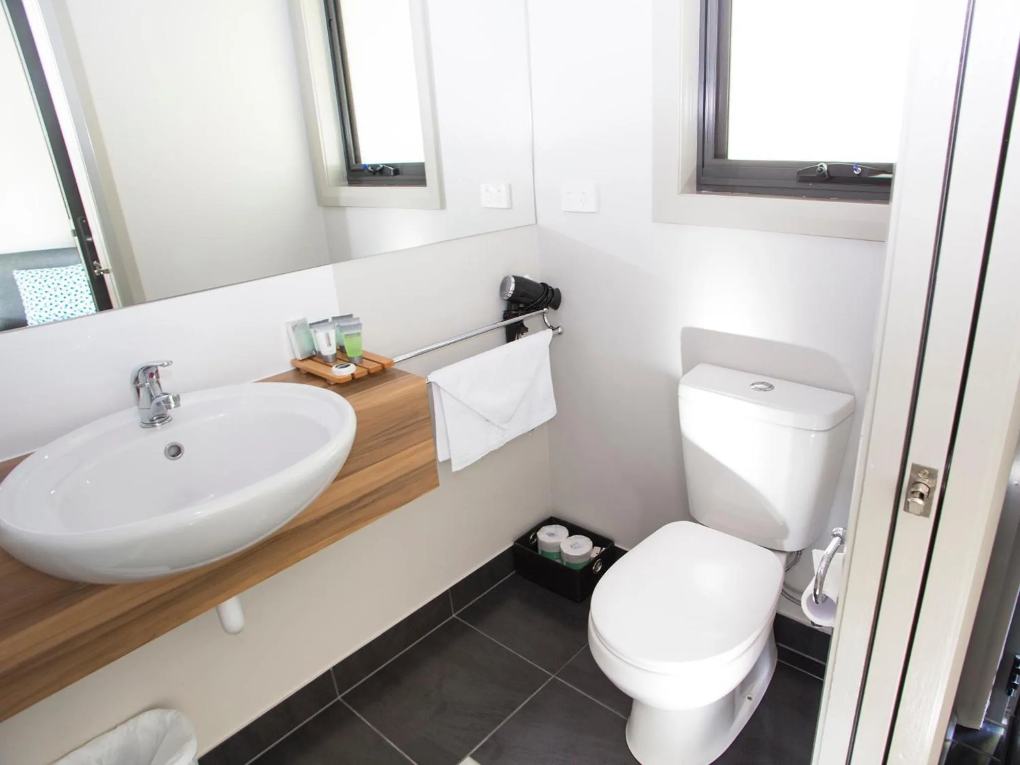 Bathroom in NRMA Port Macquarie Breakwall Holiday Park