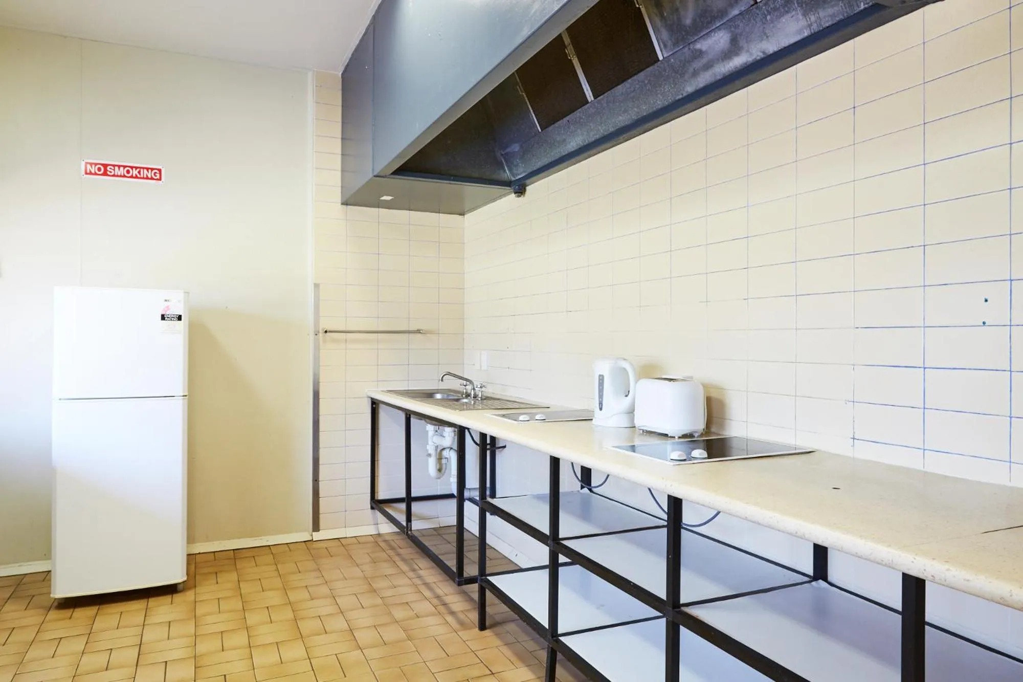 Communal kitchen in NRMA Port Macquarie Breakwall Holiday Park