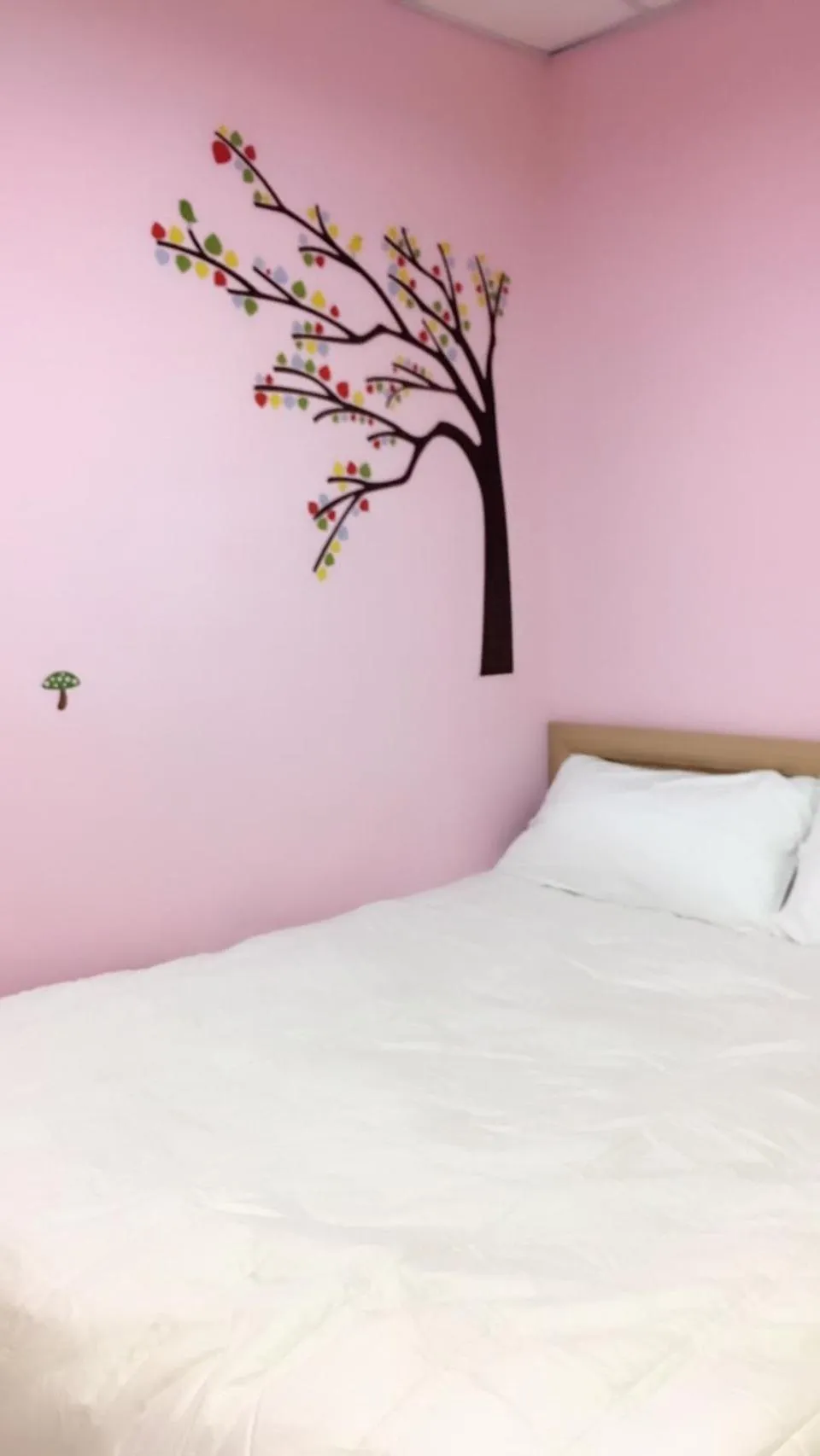 Seating area, Bed in HFun Hotel