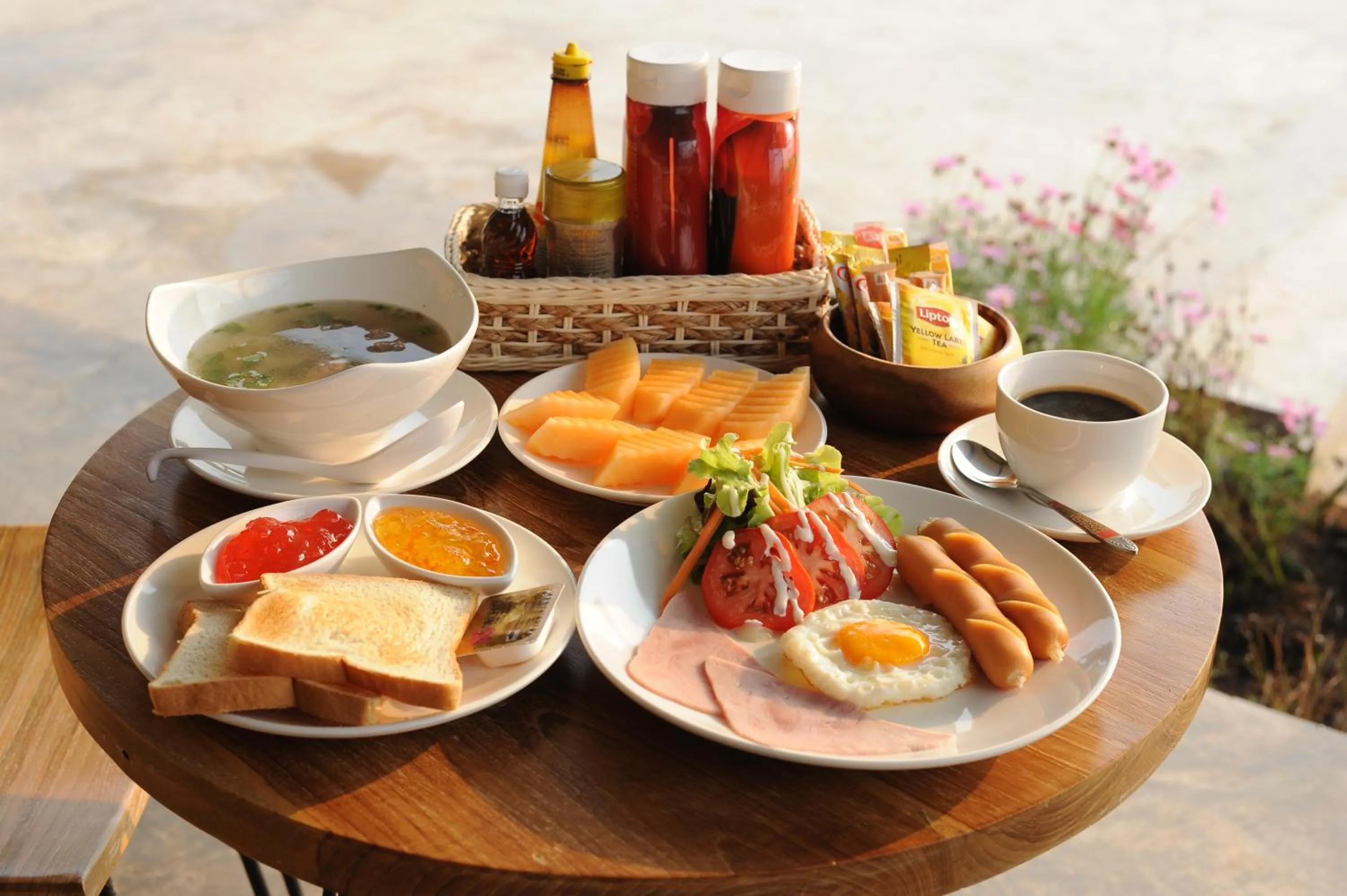 Breakfast in NanSripanna resort