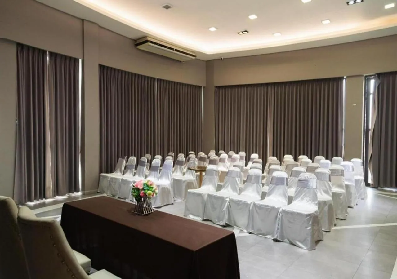 Meeting/conference room in Tara Park Resotel