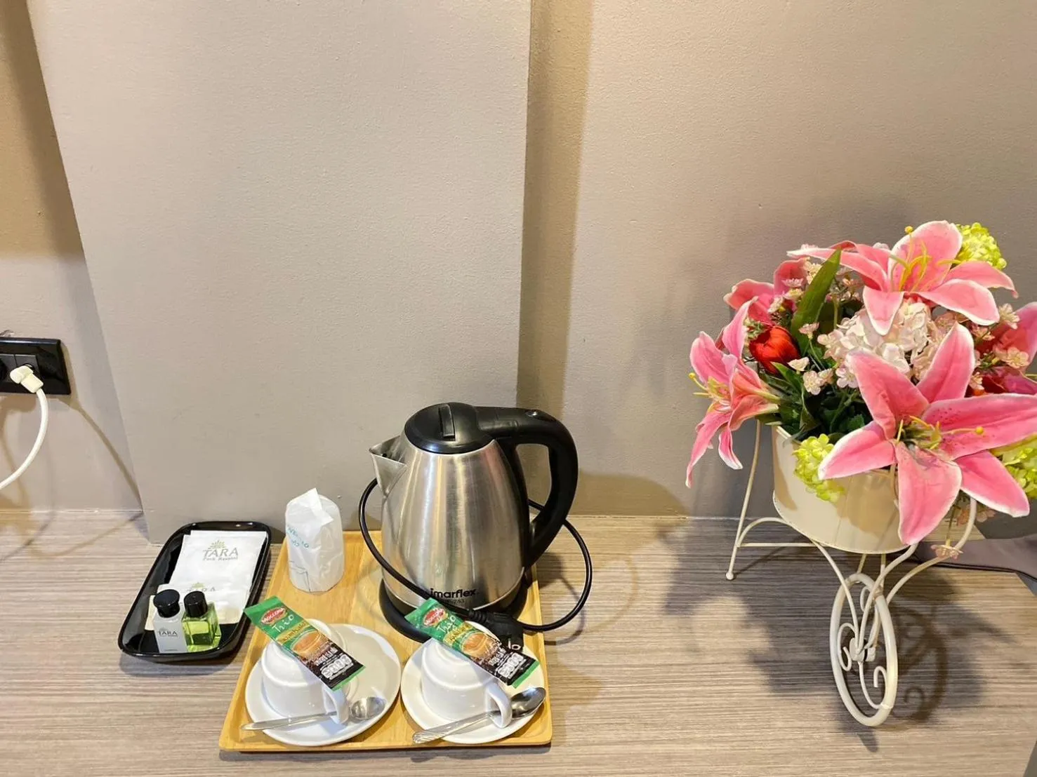 Coffee/tea facilities in Tara Park Resotel