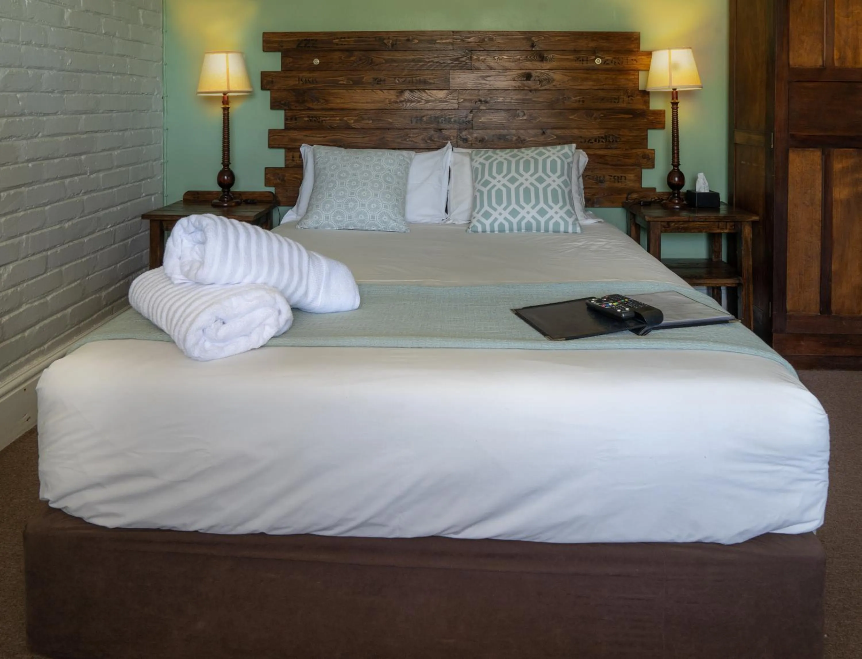 Bed in Selborne Bed and Breakfast