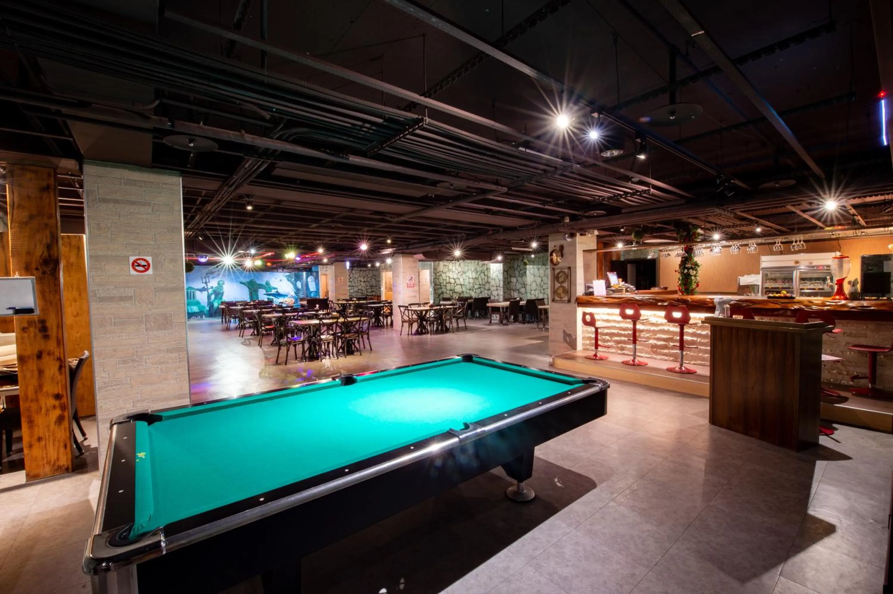 Karaoke in Fantasy Palace