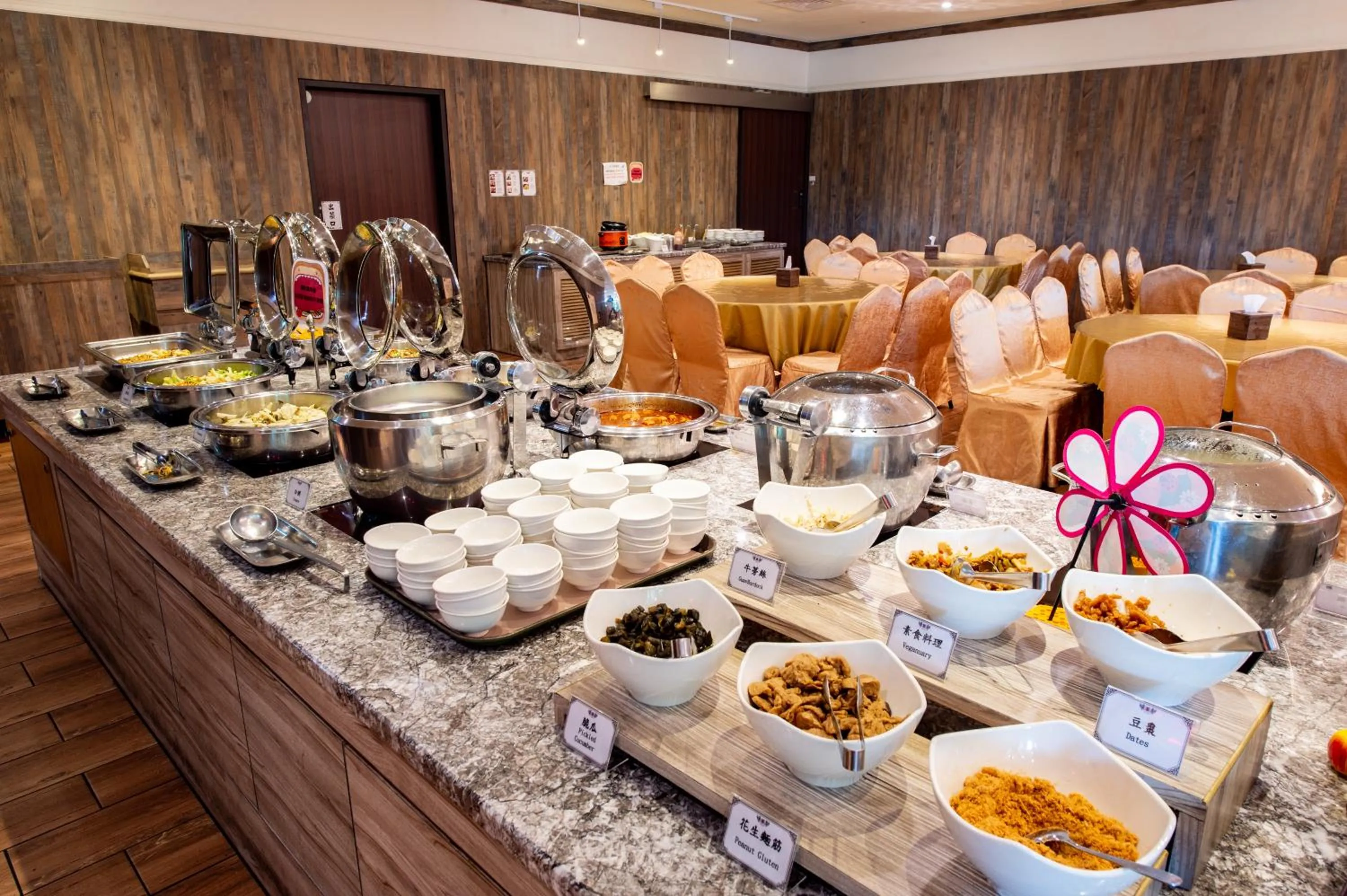 Buffet breakfast in Fantasy Palace