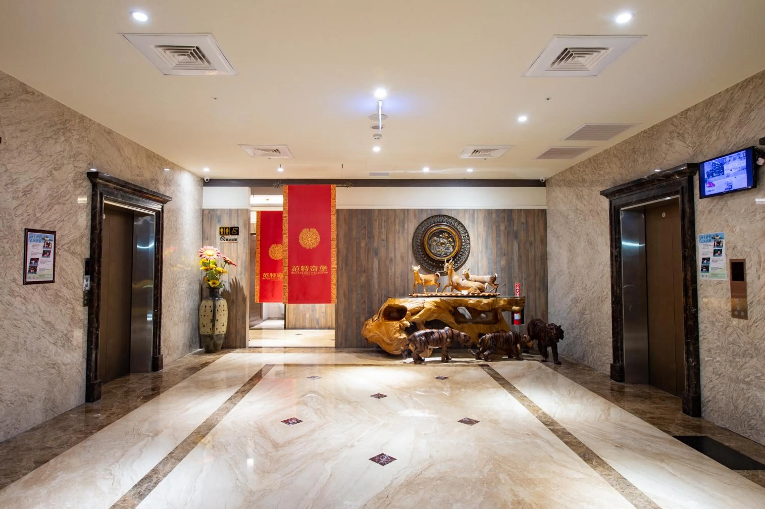 elevator in Fantasy Palace