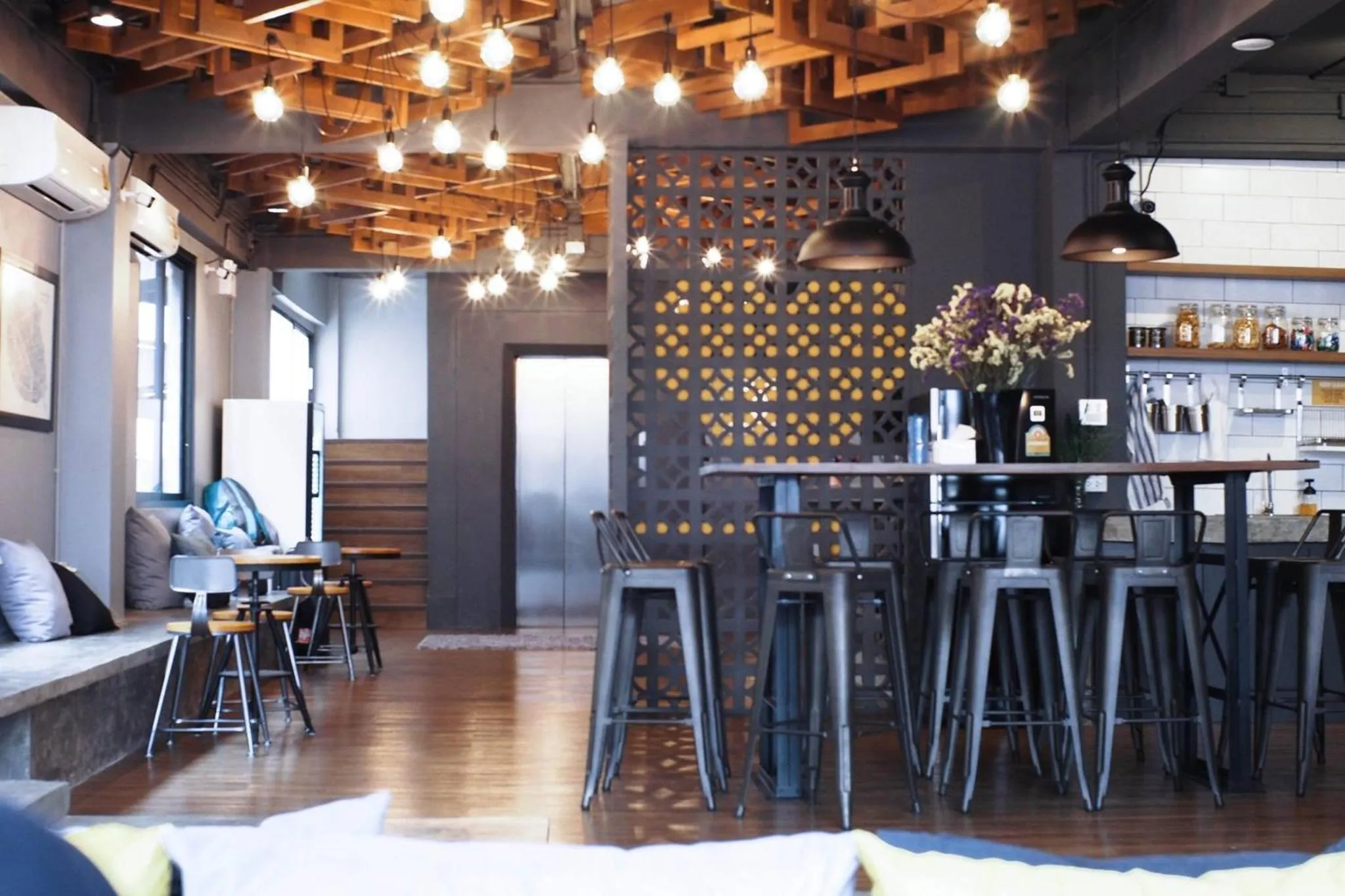 Restaurant/places to eat in Silom Space Hostel