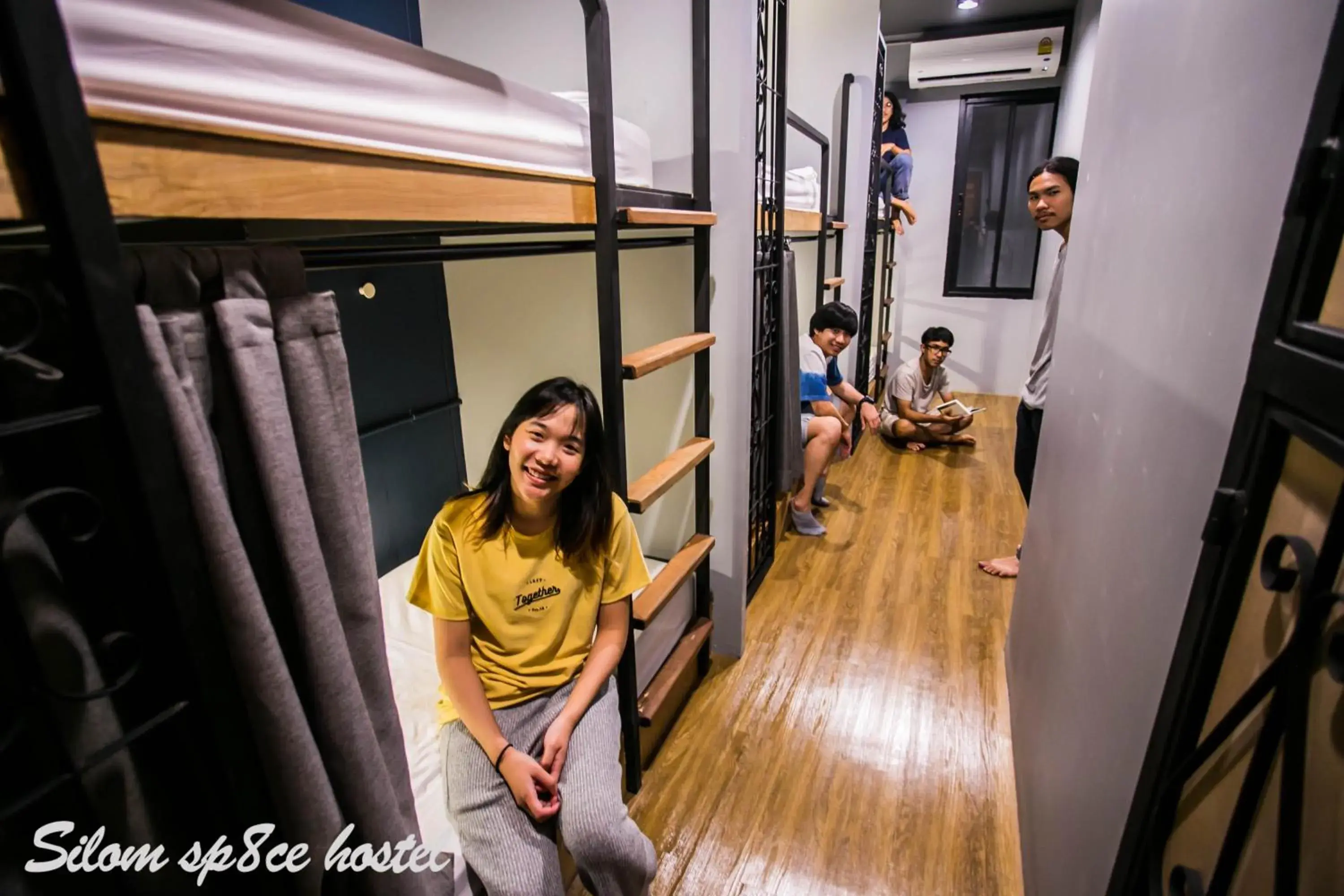 Bed in 4-Bed Female Dormitory Room in Silom Space Hostel Bed in 4-Bed Female Dormitory Room in Silom Space Hostel