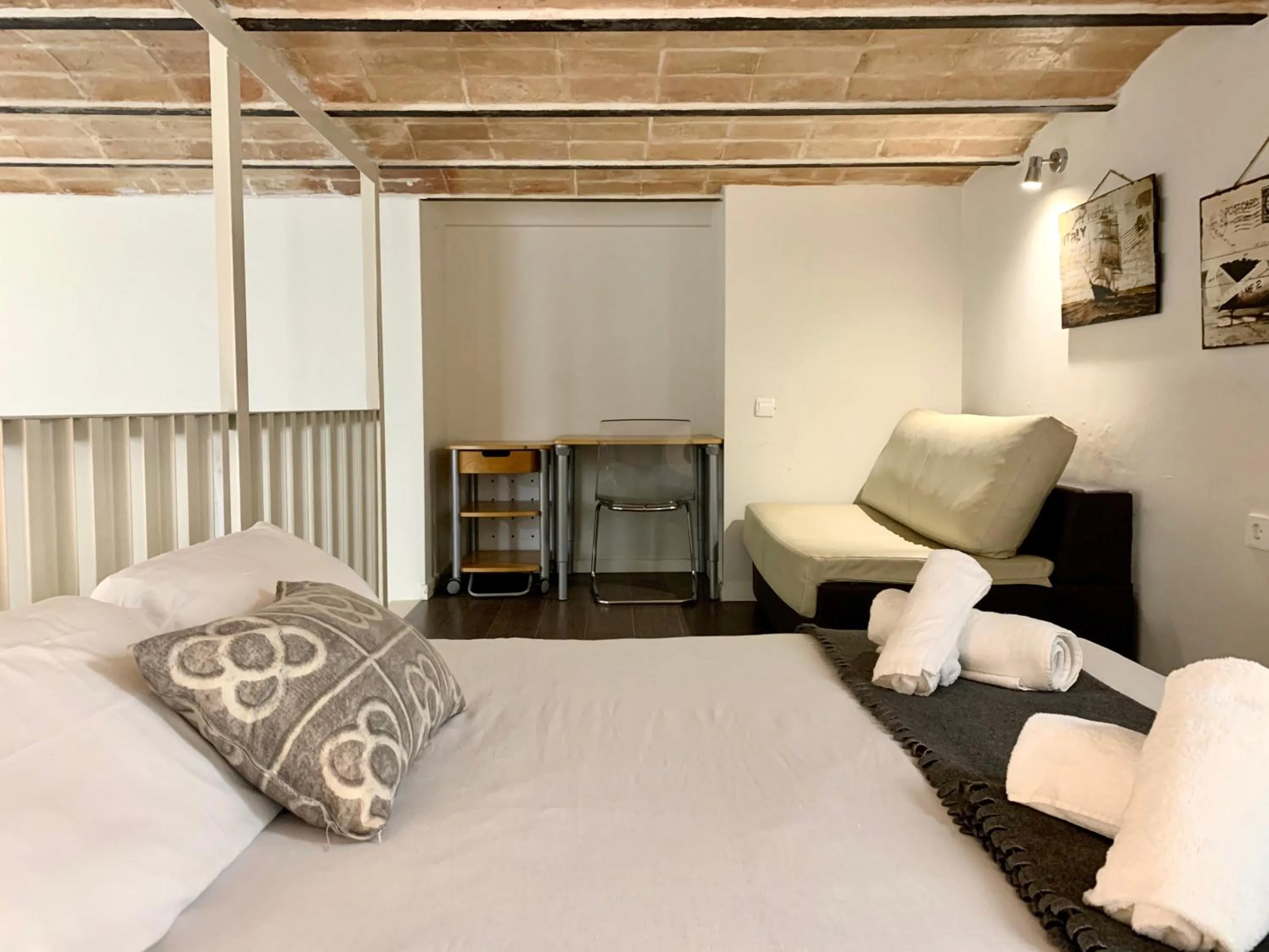 Bed in Dalí Residence