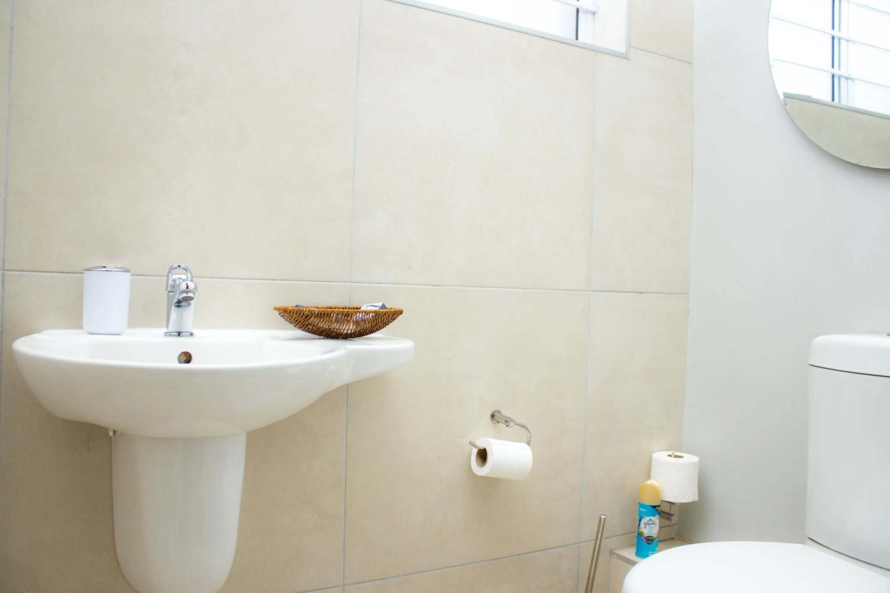 Toilet in Beechwood B&B