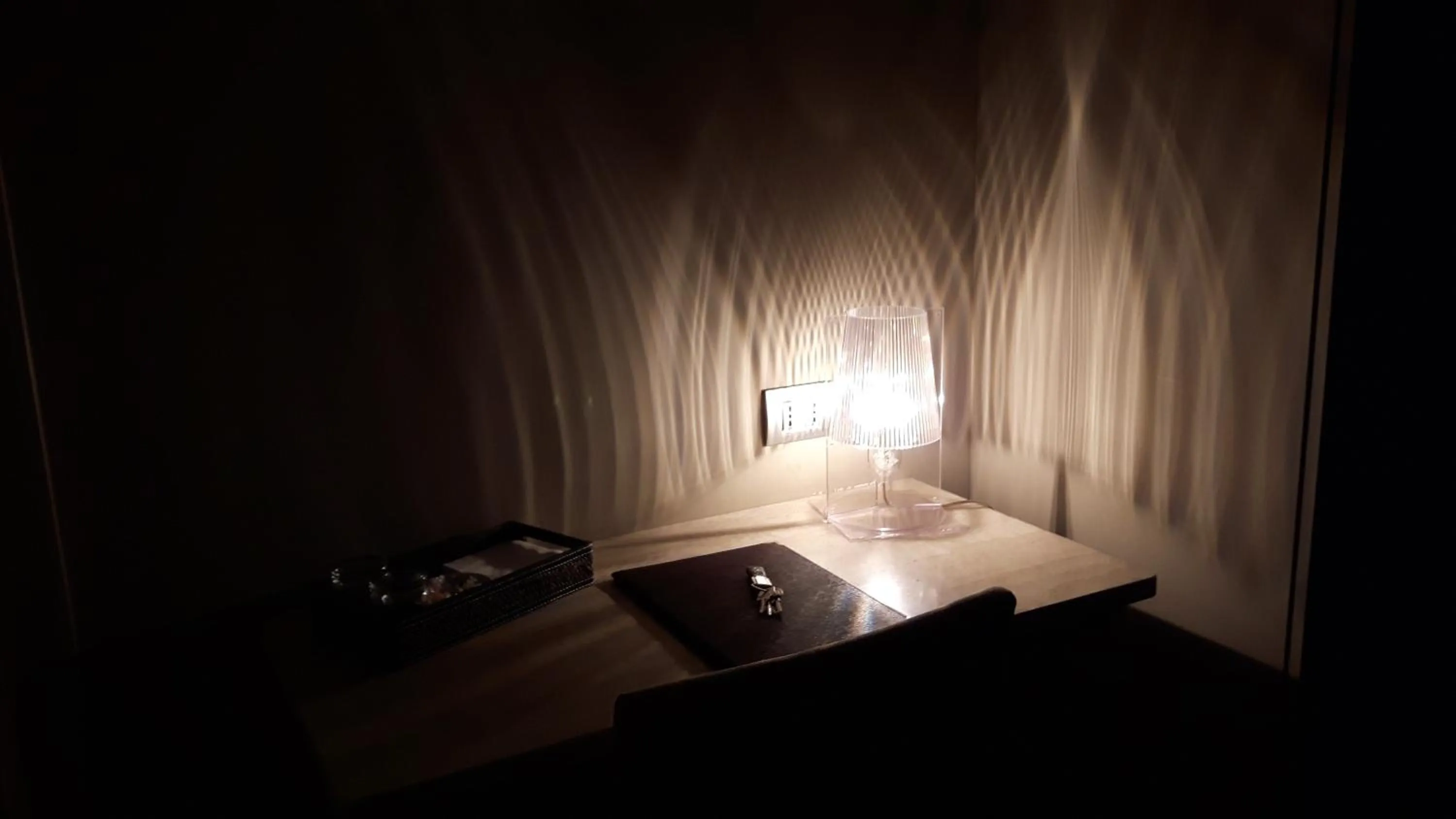 Bedroom, Bed in Bronzino House