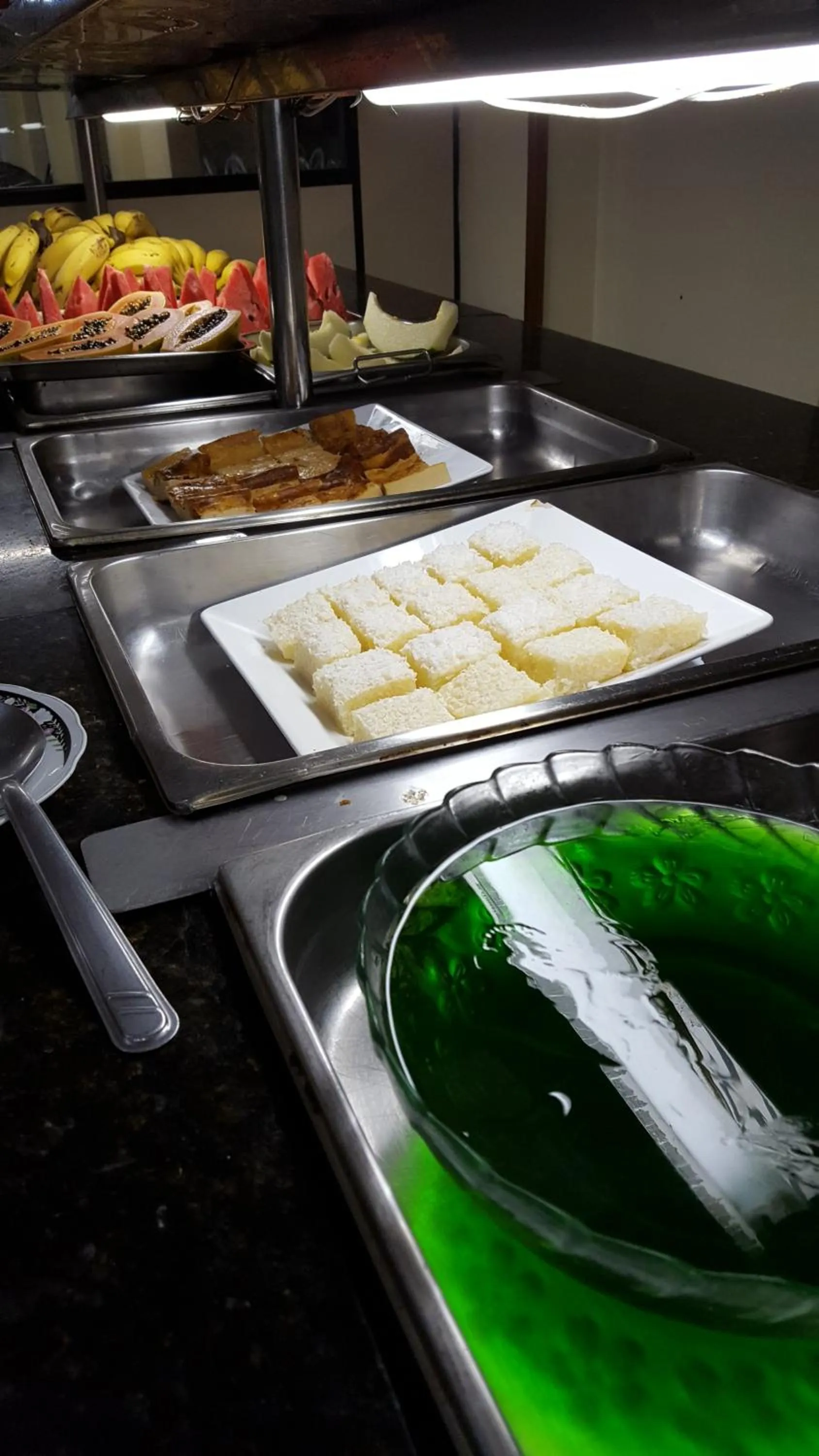 Food and drinks in Hotel Super Economico